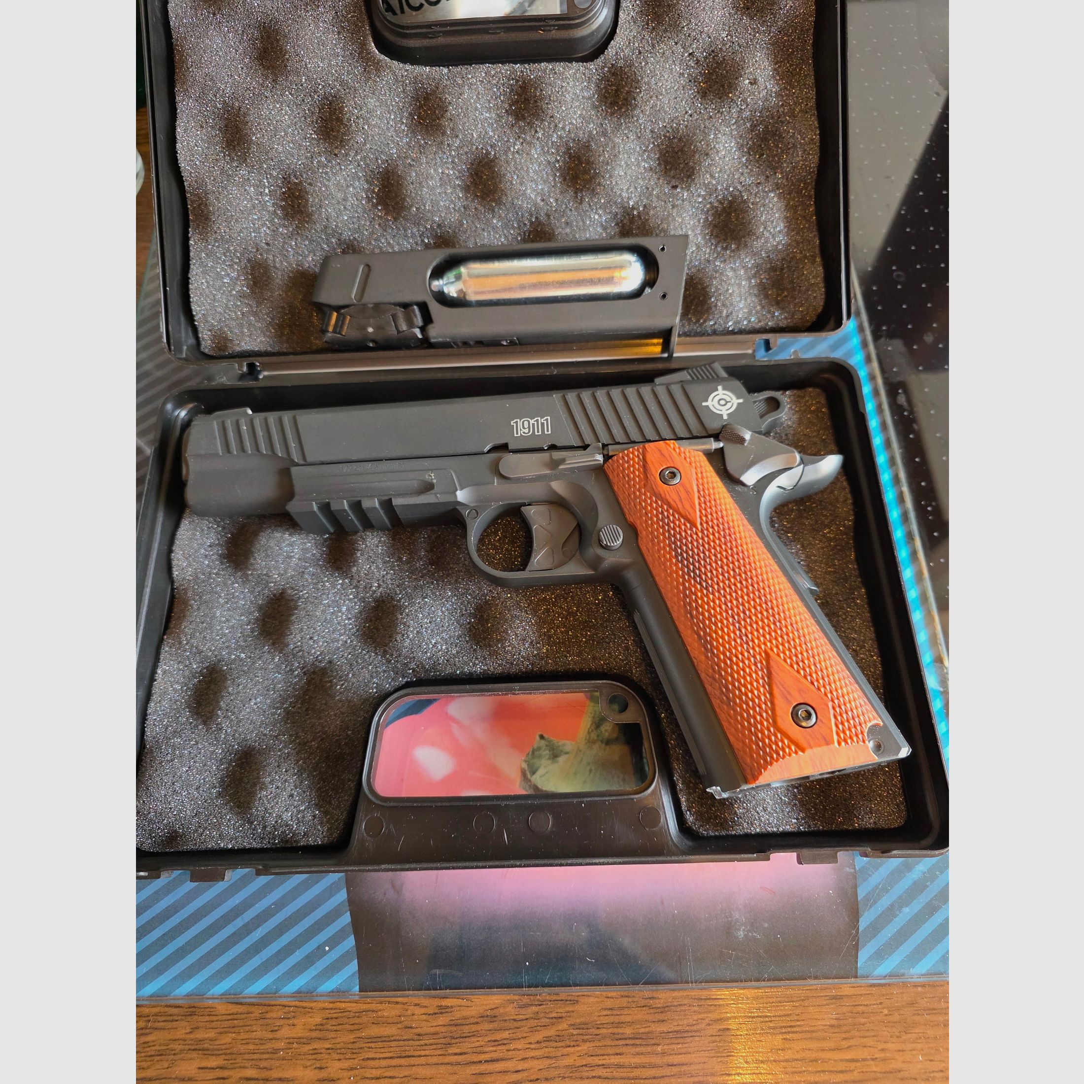 Crossman 1911 CO2 4,5 mm
