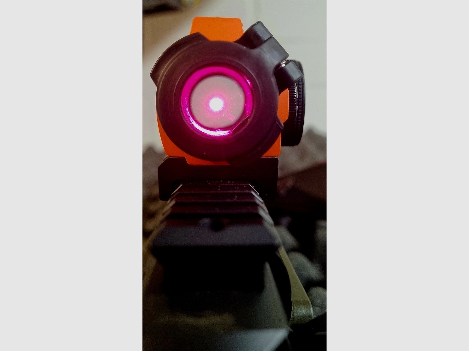 <Aimpoint Micro H-2>