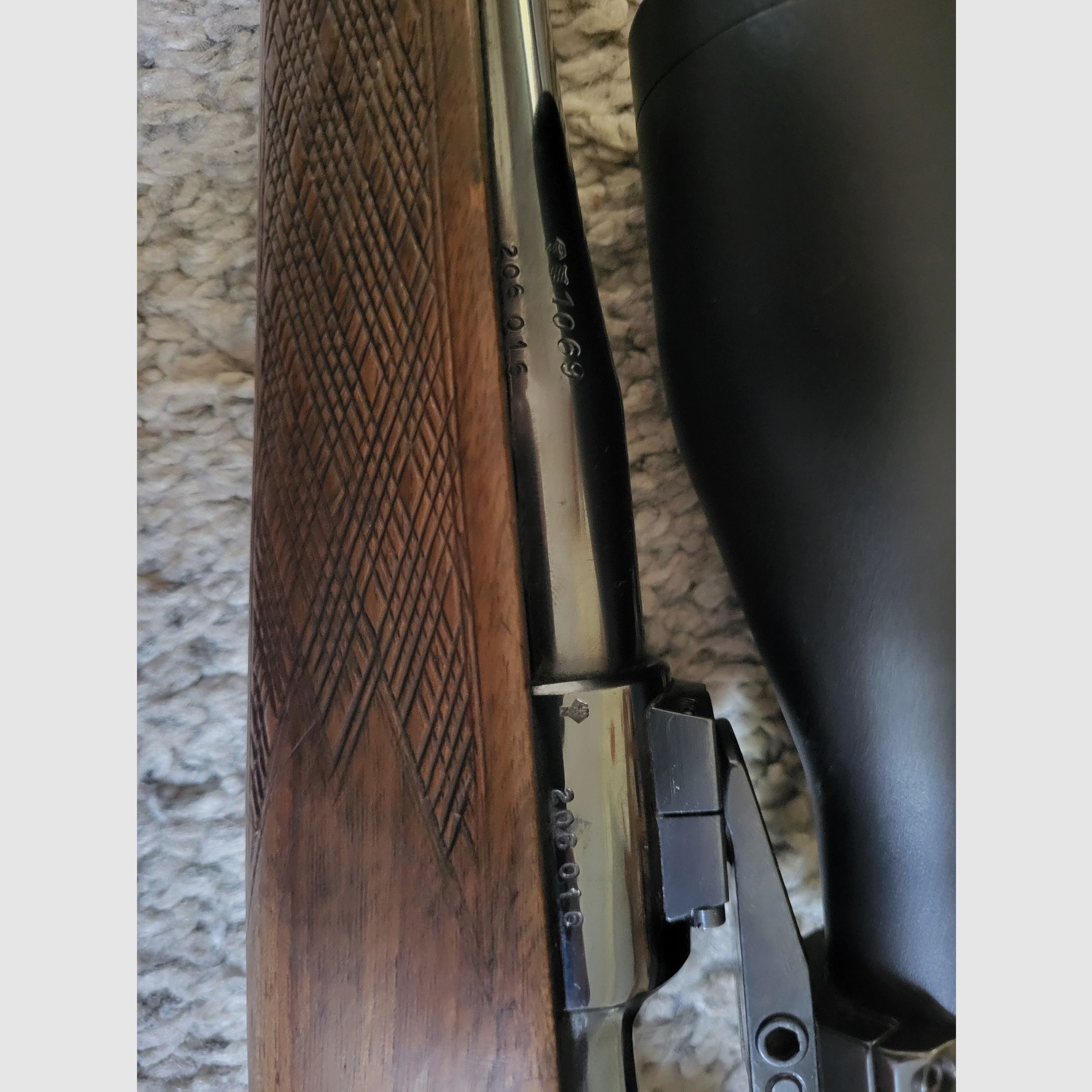 98er Repetierbüchse von Frankonia mit dem Meopta Zielfernrohr Meostar R1 3-12 x 56 RD mit Leuchtpunkt.