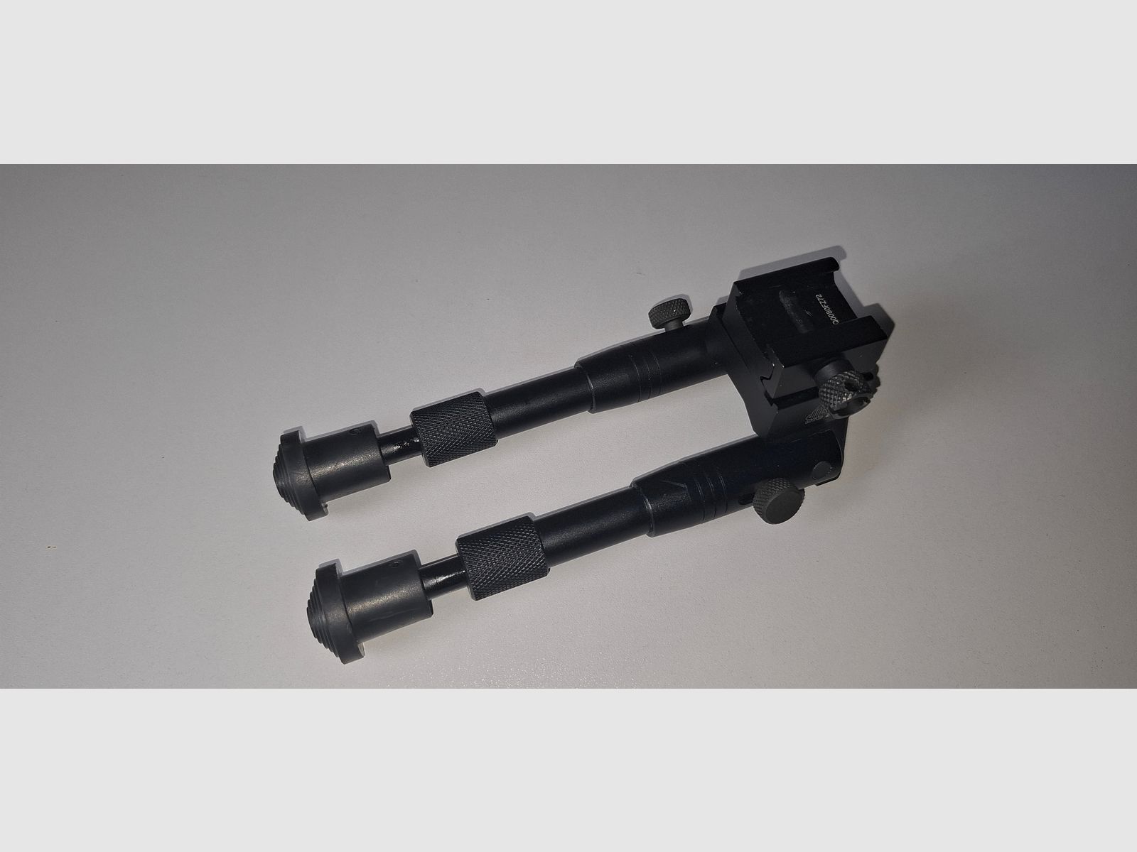 UTG Universal Shooter's Bipod / tweepoot 15,7-17 cm, afbeelding 2 van 3