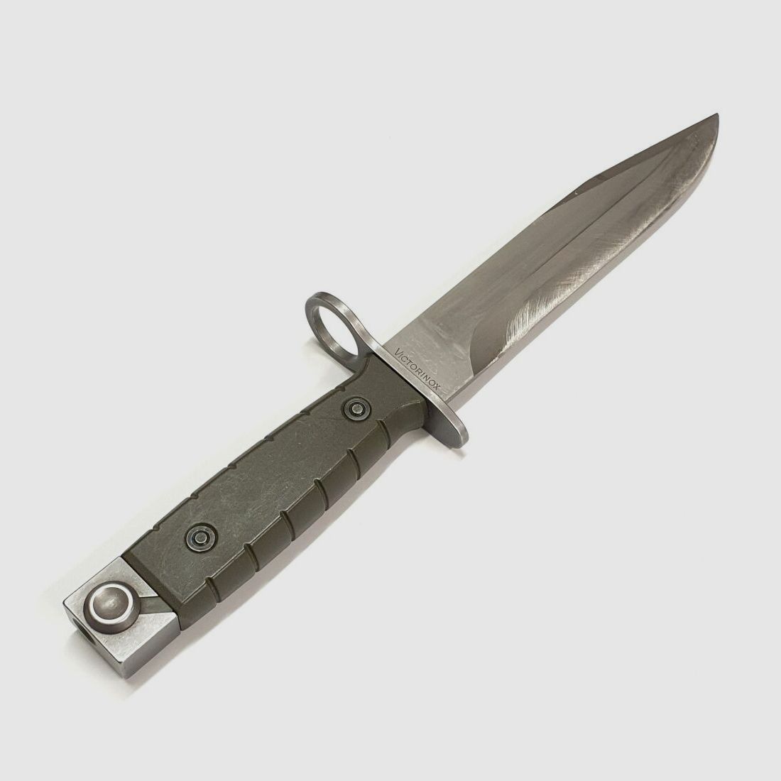 Swiss ordinance bayonet, SIG PE90/Stgw 90 with belt hook