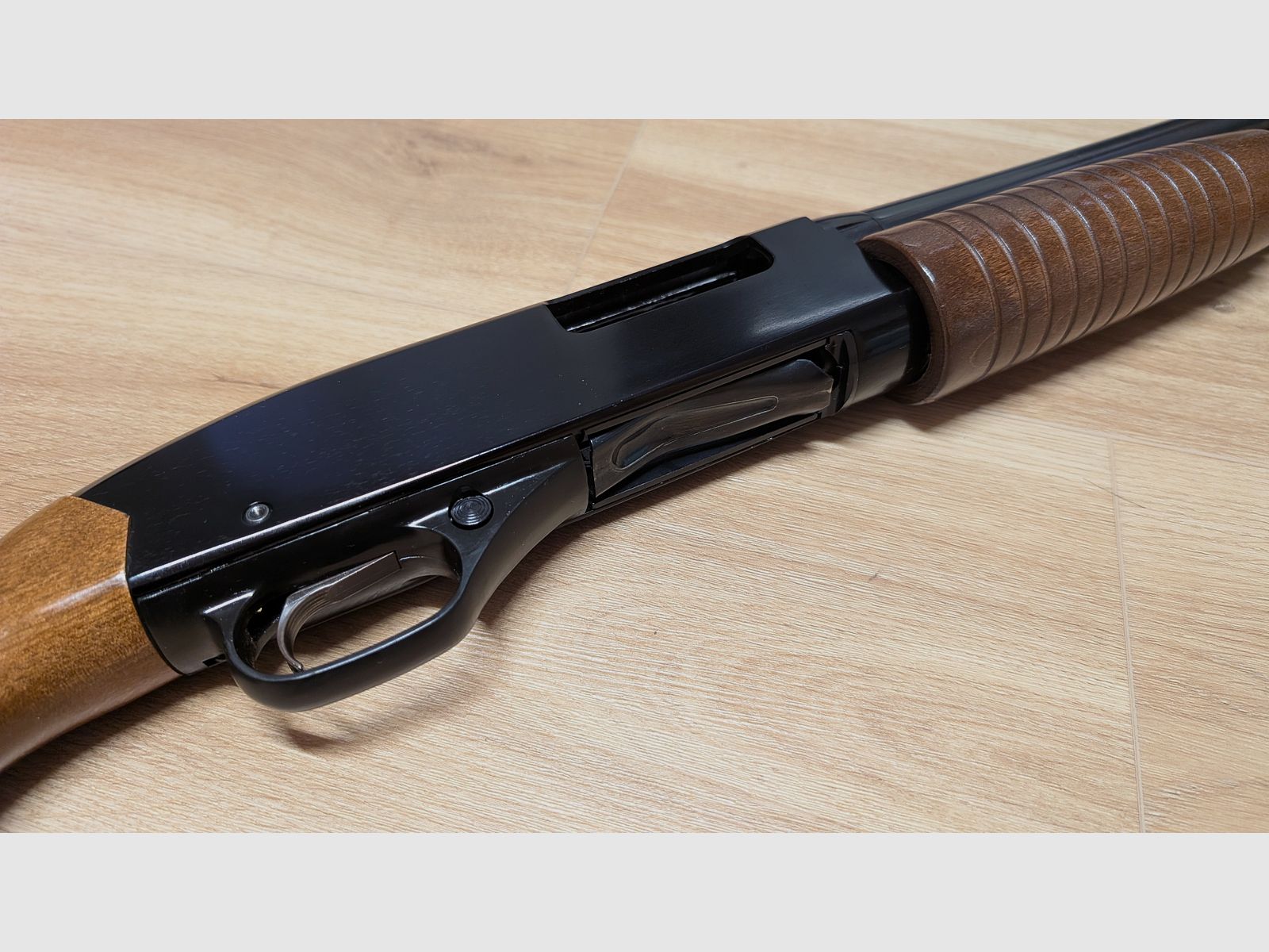 Winchester 1300 Defender, Vorderschaftrepetierflinte, 12/76