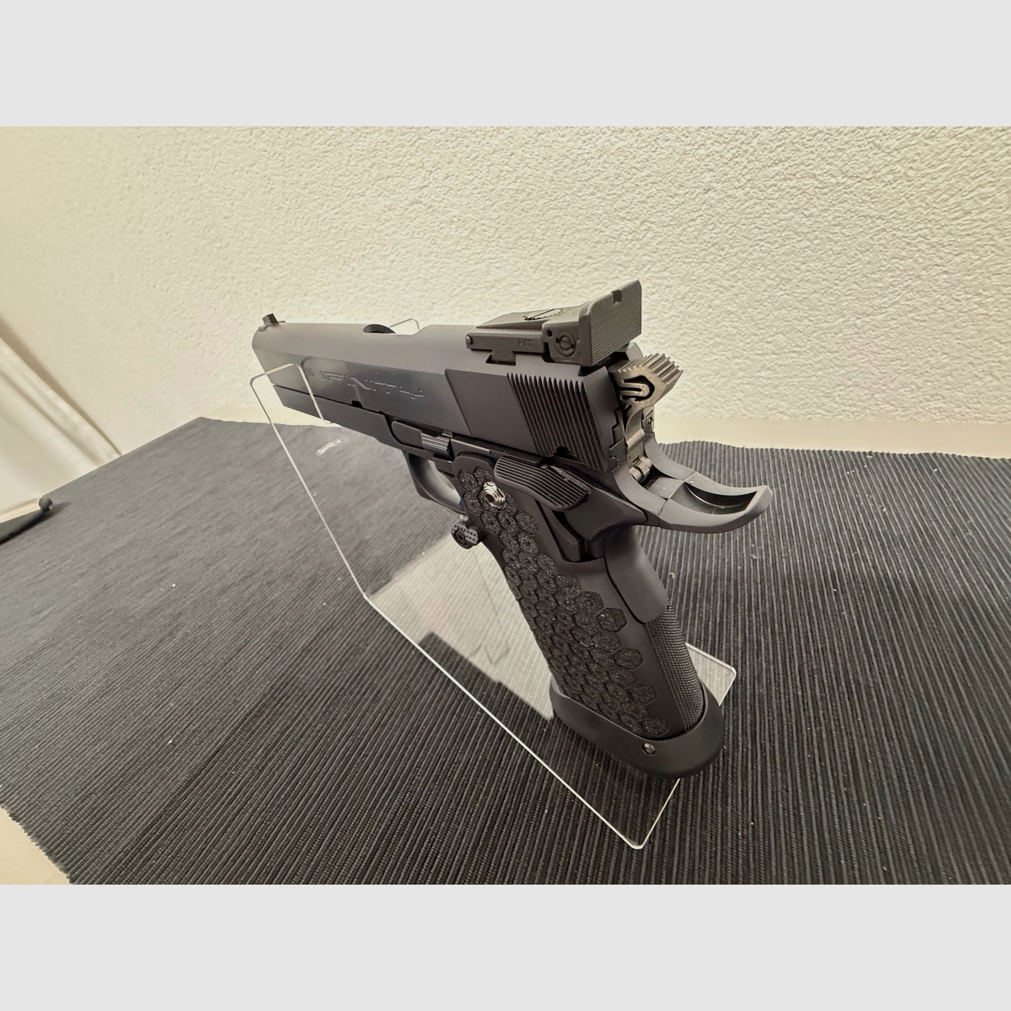 Strayer-Voigt Infinity Kaliber .40SuW incl. Wechsellauf 9mmLuger IPSC