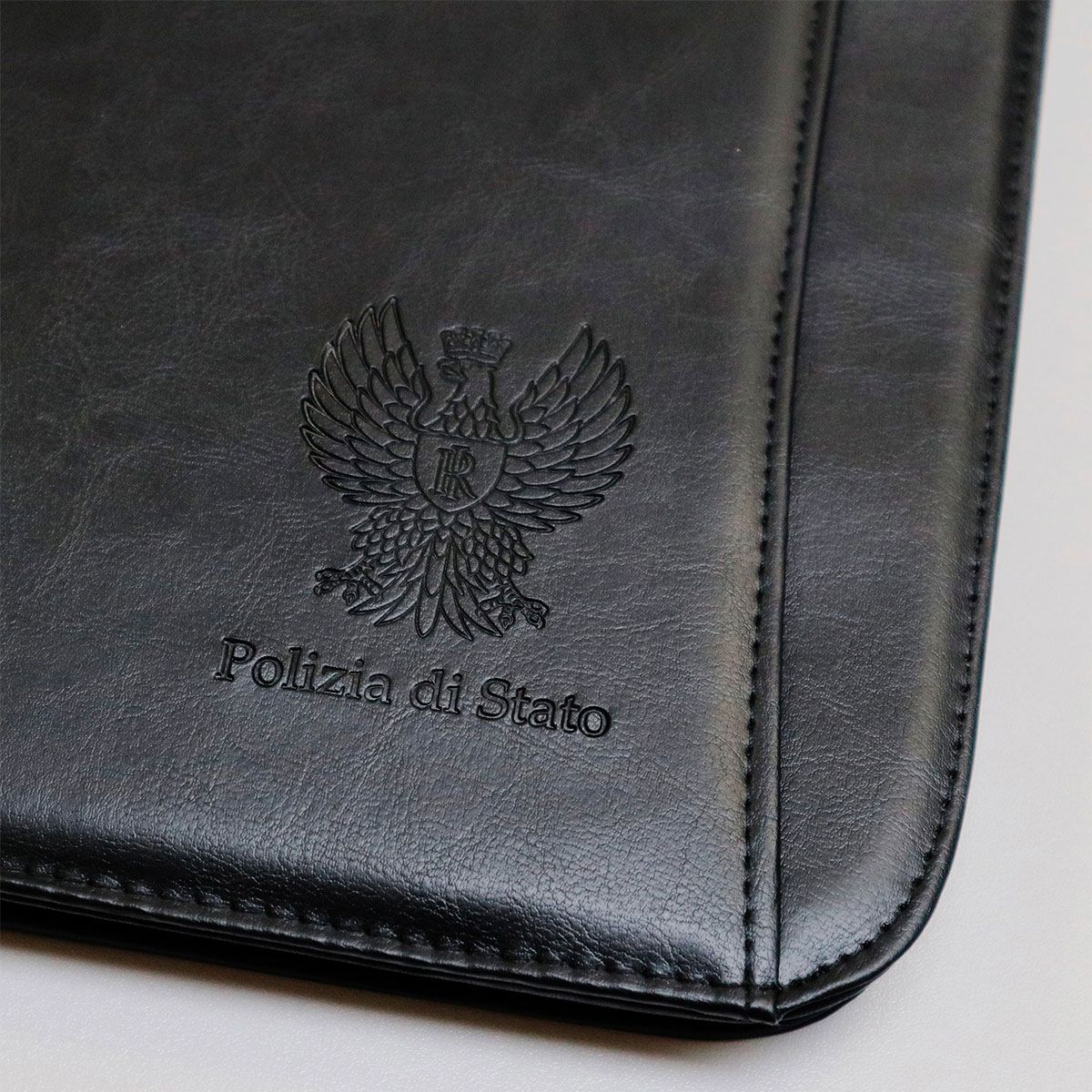 FAUX LEATHER FOLDER WITH CALCULATOR AND PAD 26X37X2cm | STATE POLICE LOGO, image 3 of 3