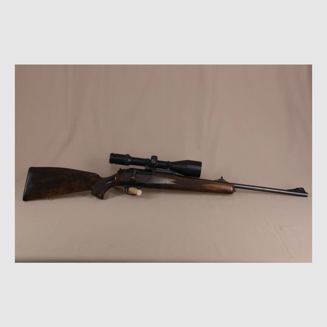 Blaser R93 Luxus // bel. Zeiss-Zielfernrohr // Holzkugel