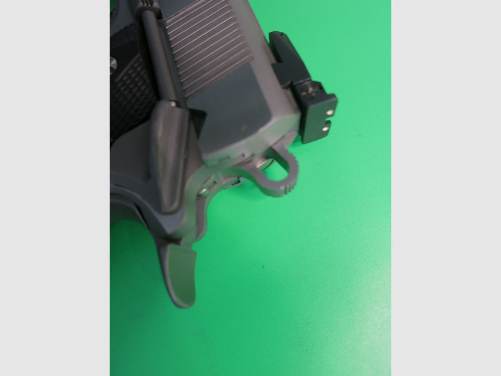 Colt Goverment MK VI Series 80, .45 AUTO, 5" Lauf, Edelstahl (Stainless), Pachmayr-Griff   #18