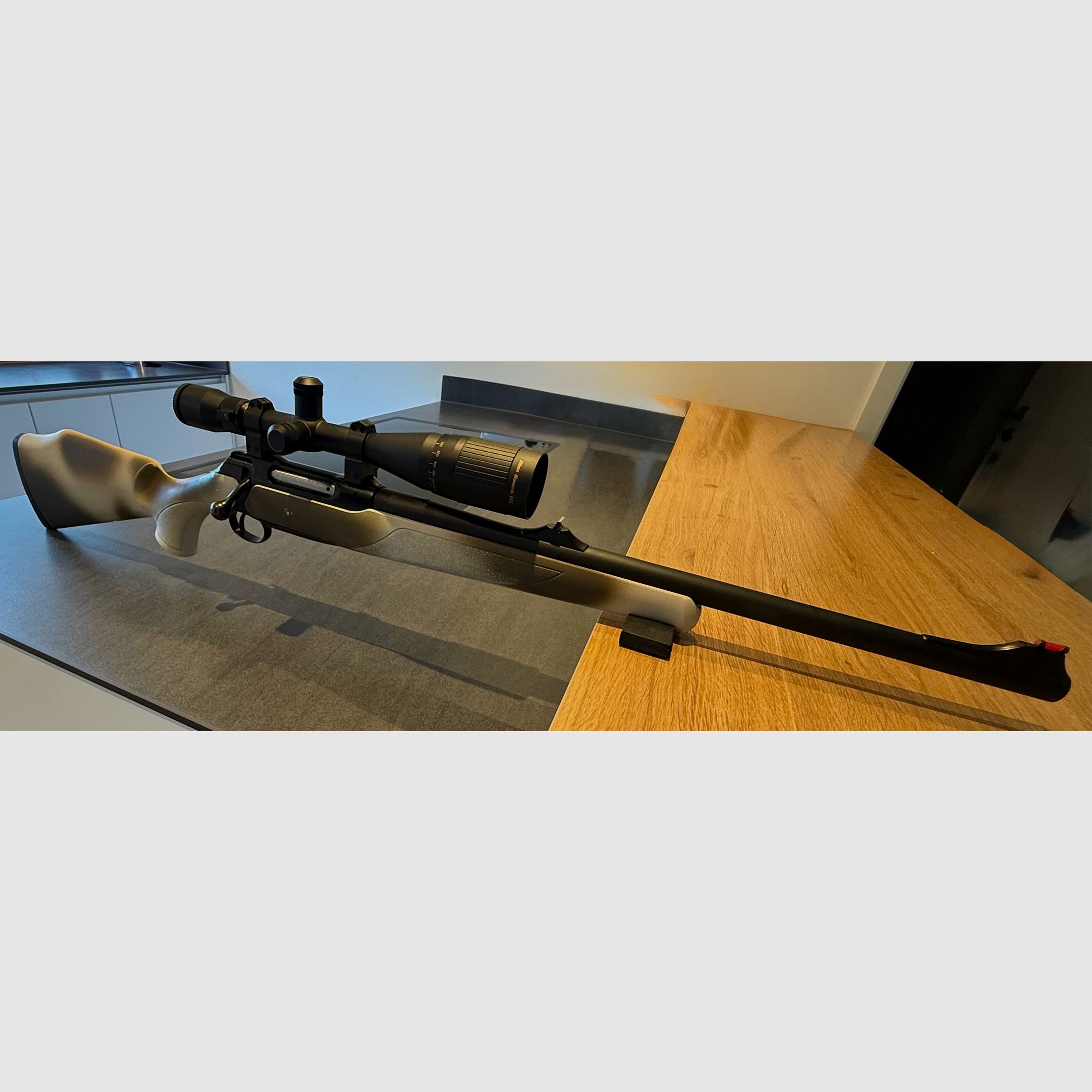 Sauer 202 rifle de repetición en calibre .308 Winchester con Nikon Monarch UCC 6,5–20× mira