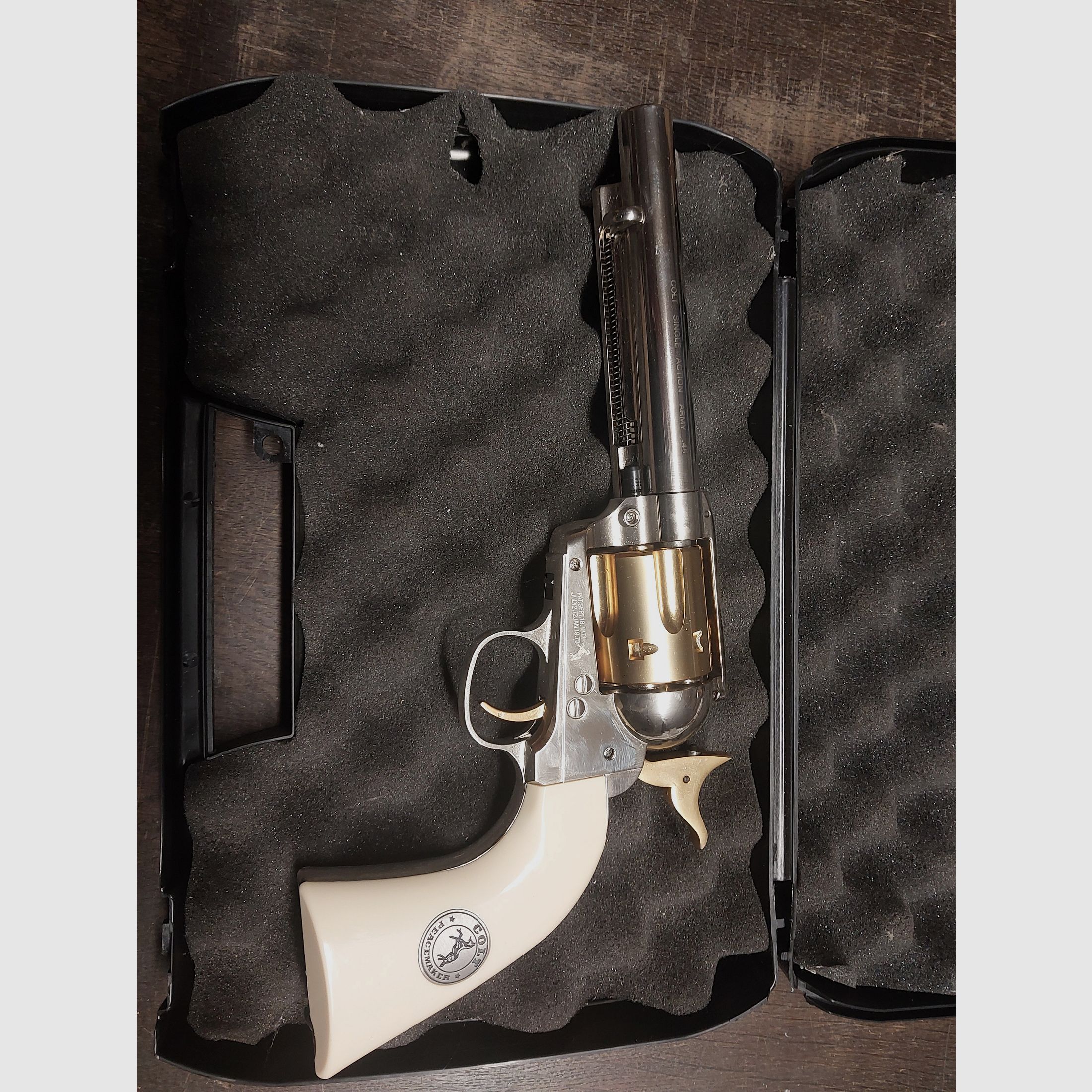Colt Peacemaker Army 45