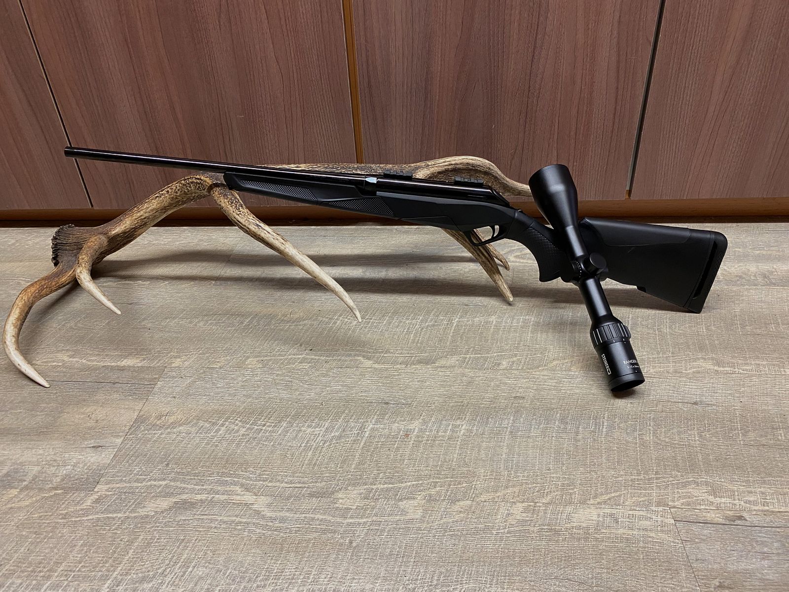 Benelli Lupo, con Steiner Ranger 4 3-12x56, sin riel