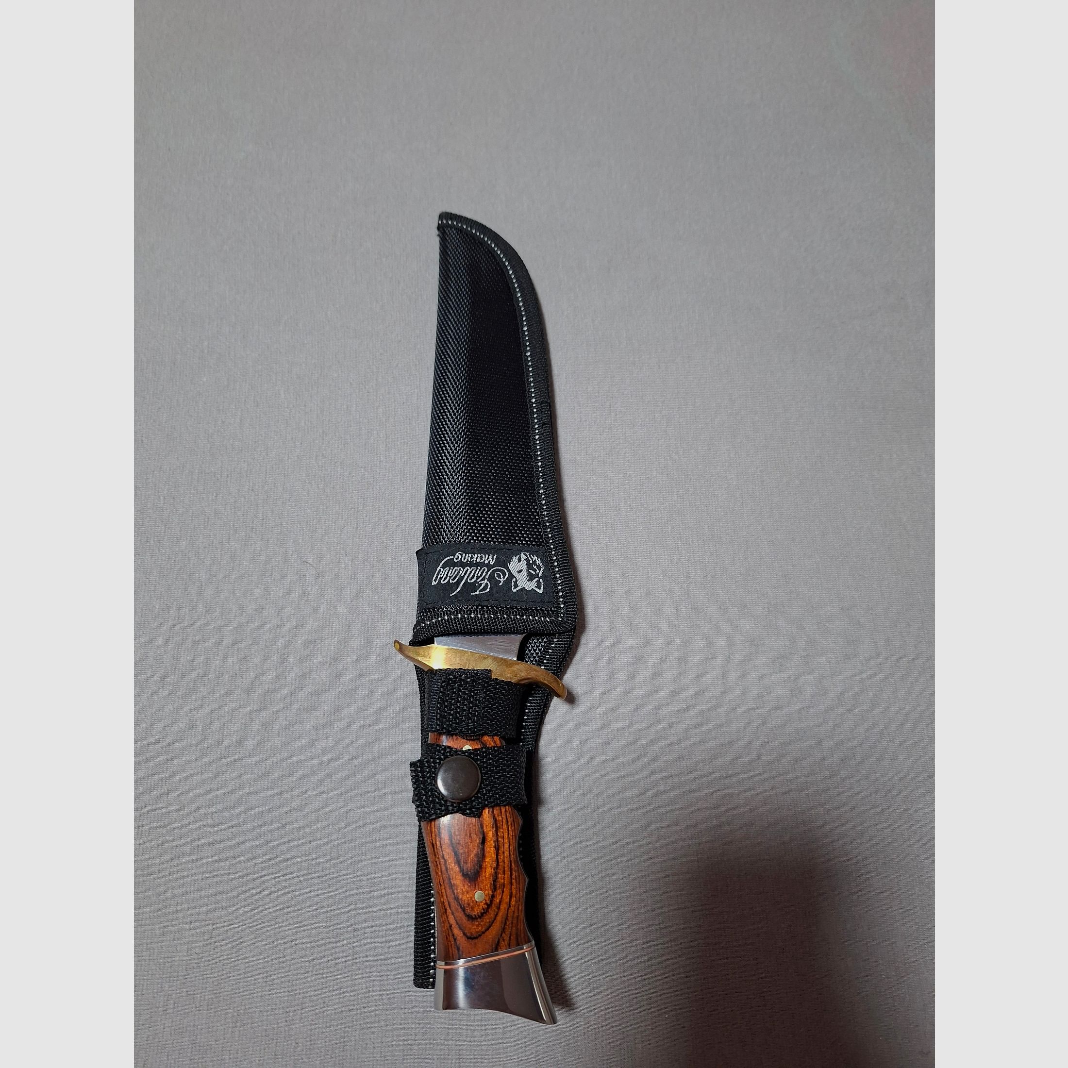 Columbia Bowie-/Outdoormes met houten handvat & schede