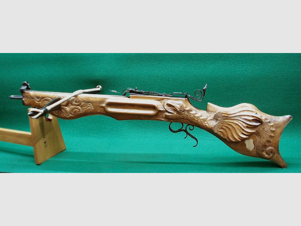 Custom Made	 Jagdarmbrust