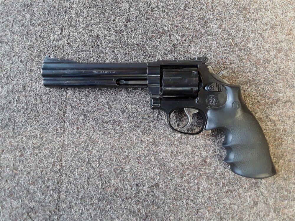 Smith und Wesson 586-4