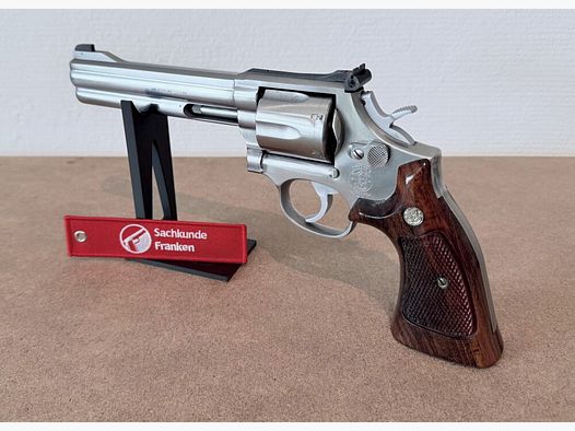 Smith & Wesson Model 686 "No Dash"