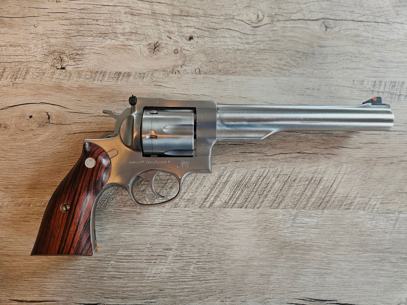 .44 Magnum Revolver Ruger Redhawk