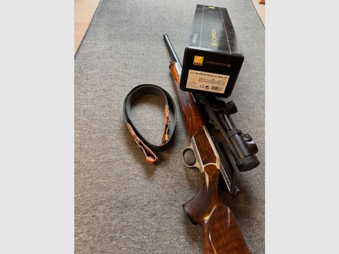 Blaser R93 9,3x62 con Nikon Monarch 2.5-10x50 montaje en estado absoluto de colección como nuevo