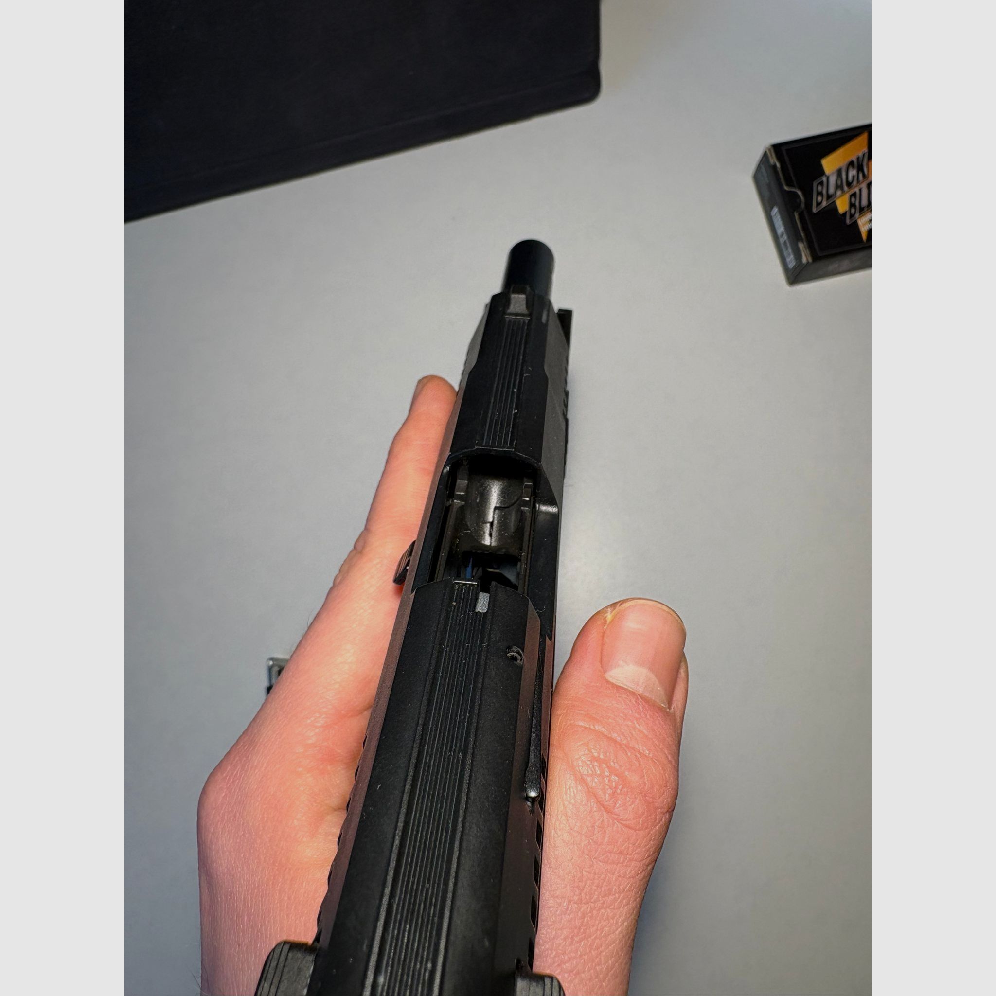 Walther P22 Ready Schreckschuss Pistole 9mm P.A.K. schwarz inkl. Holster und 84 Platzpatronen