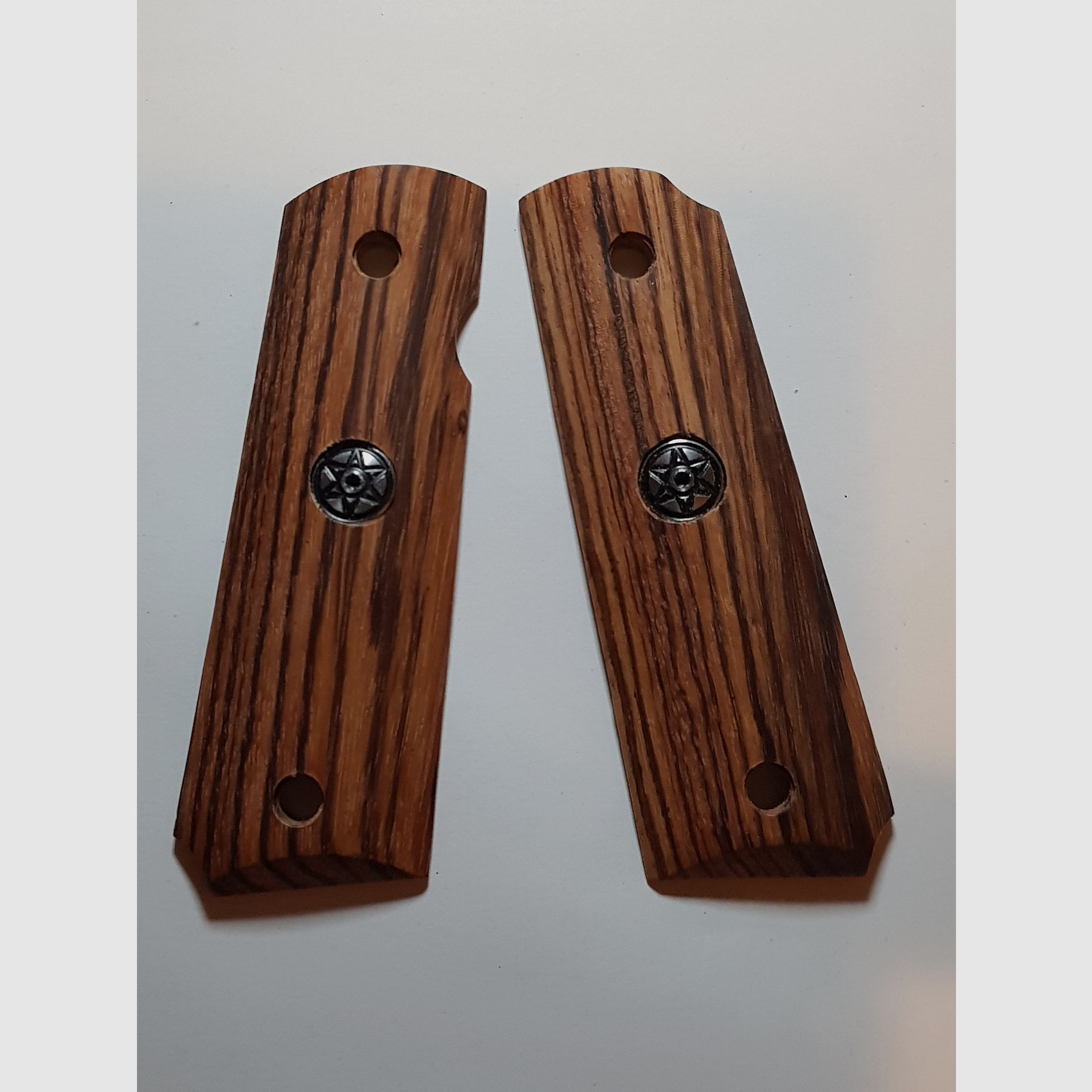 Griffschalen der Colt 1911 P.A.K