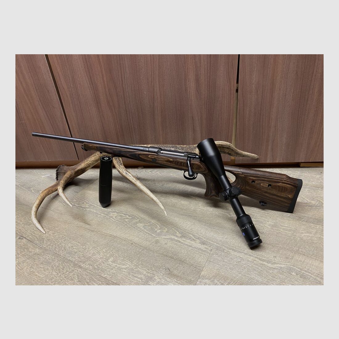 Sauer 101 GTI, links, mit Zeiss Conquest V4 3-12x56