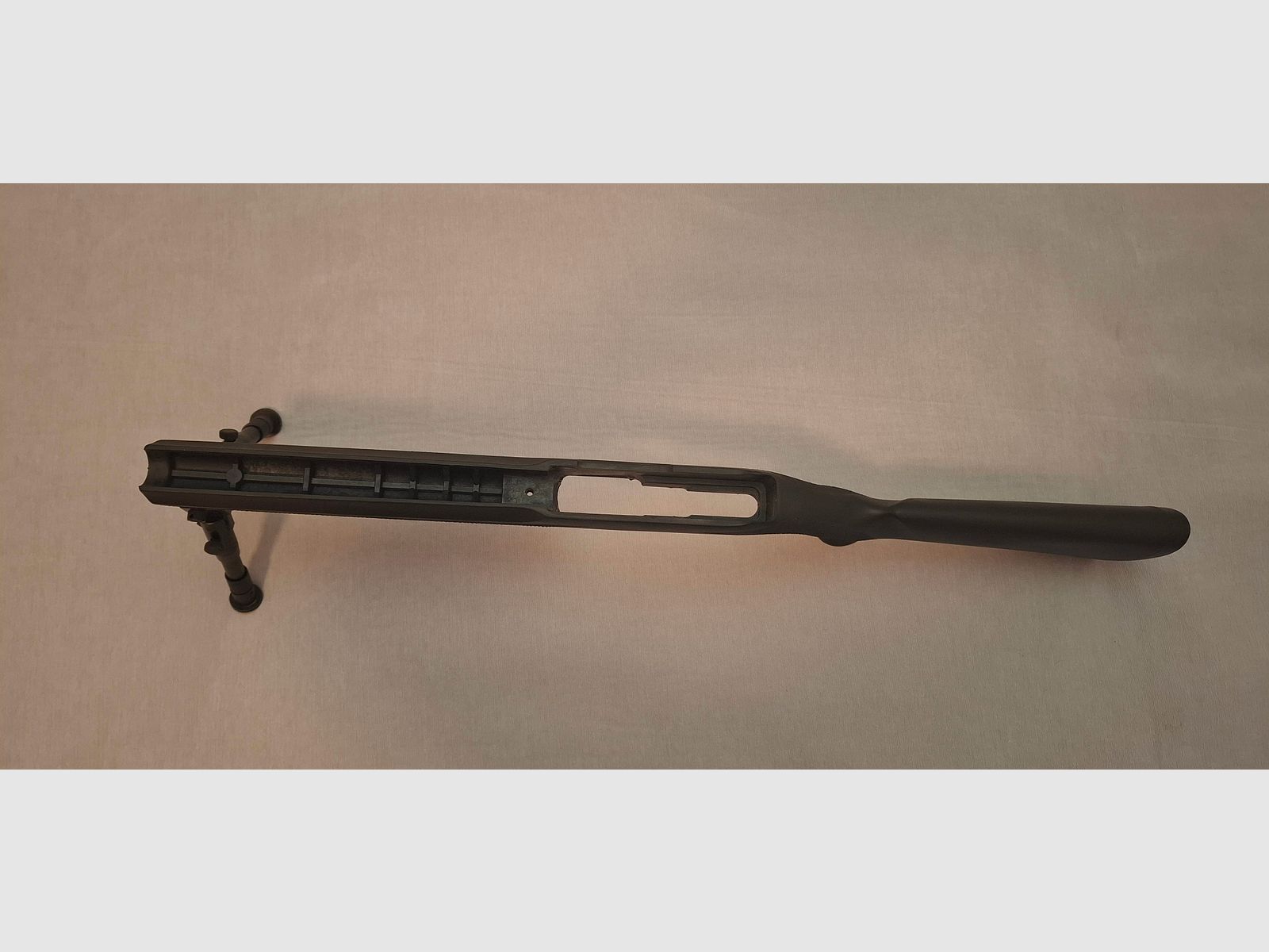 HOGUE RUGER 10/22 kolba do Bull Barrel z włókna szklanego w komplecie z dwójnogiem.