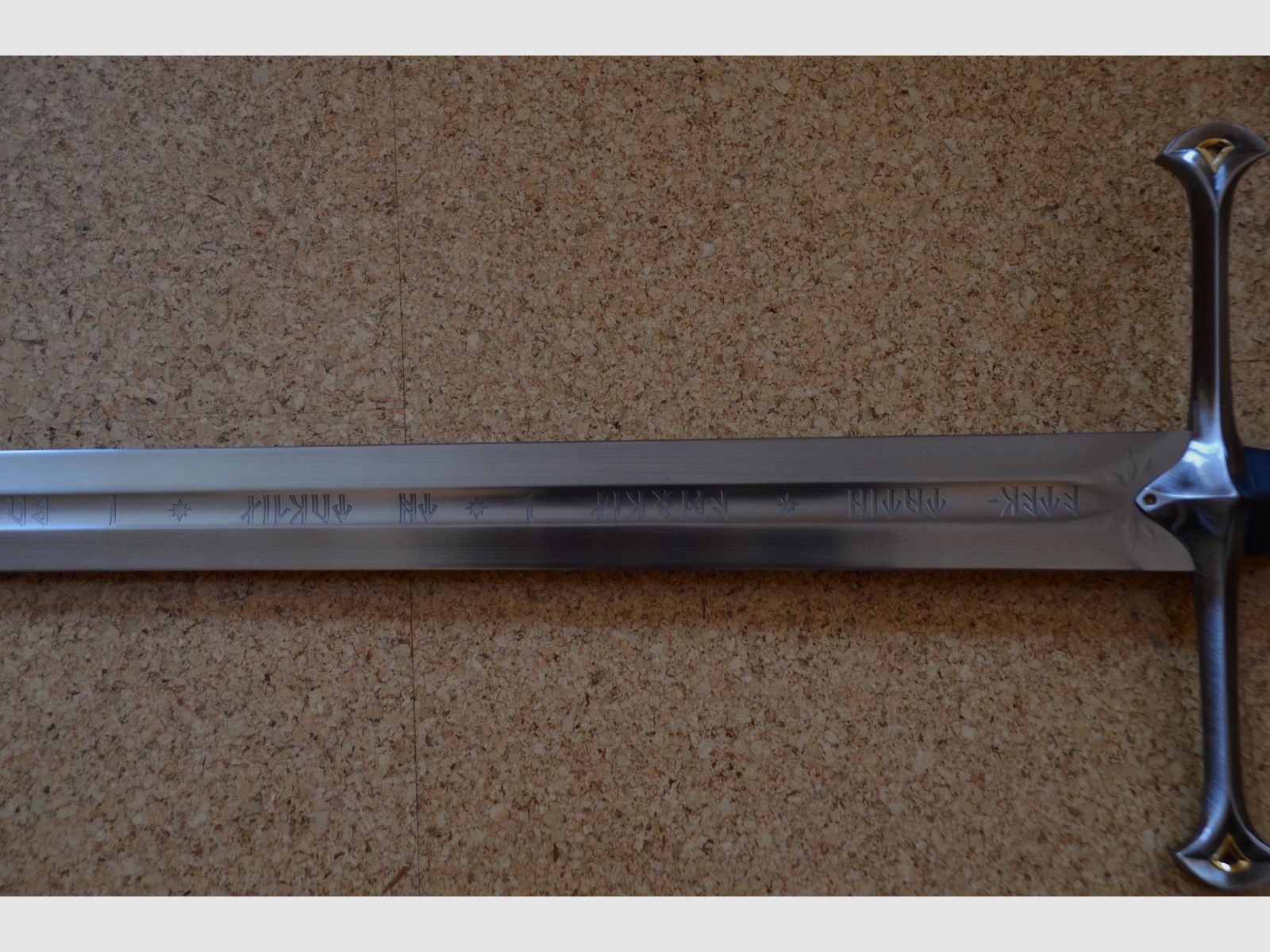 Anduril The Lord of the Rings Aragorn's Sword United Cutlery