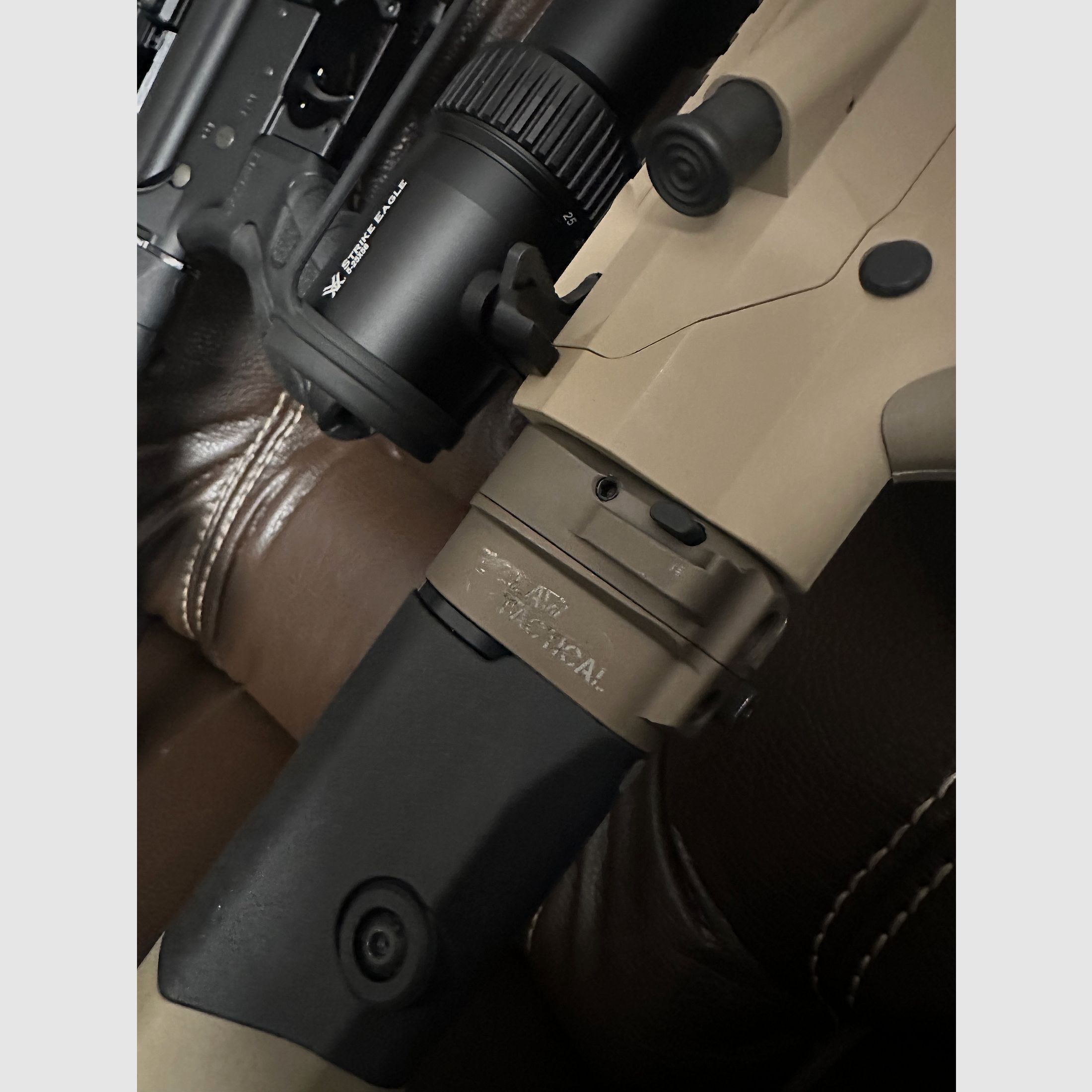 Law Tactical Klappschaft Adapter in FDE 