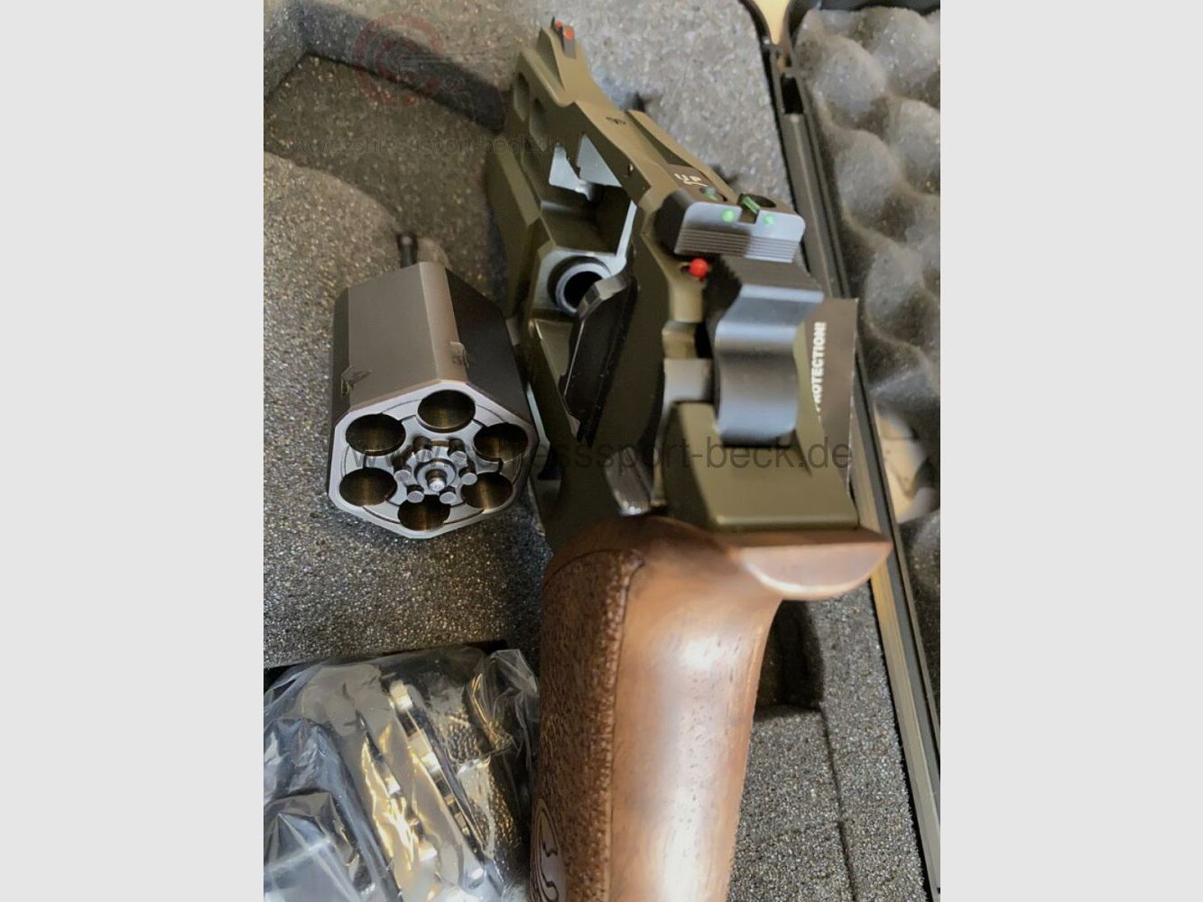 Chiappa Rhino Revolver 30DS Hunter (Green Cerakote) 357MAG/3"BBL
