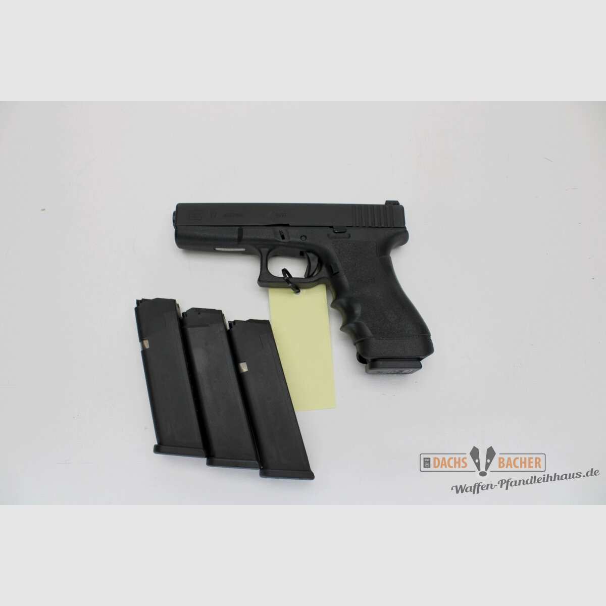 Pistool Glock 17 Kal 9 Para met 4 magazijnen