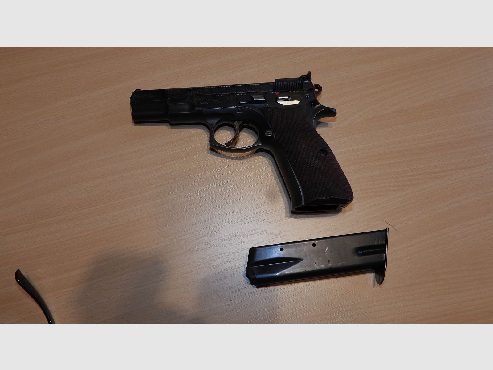 Pistolet Brünner M75