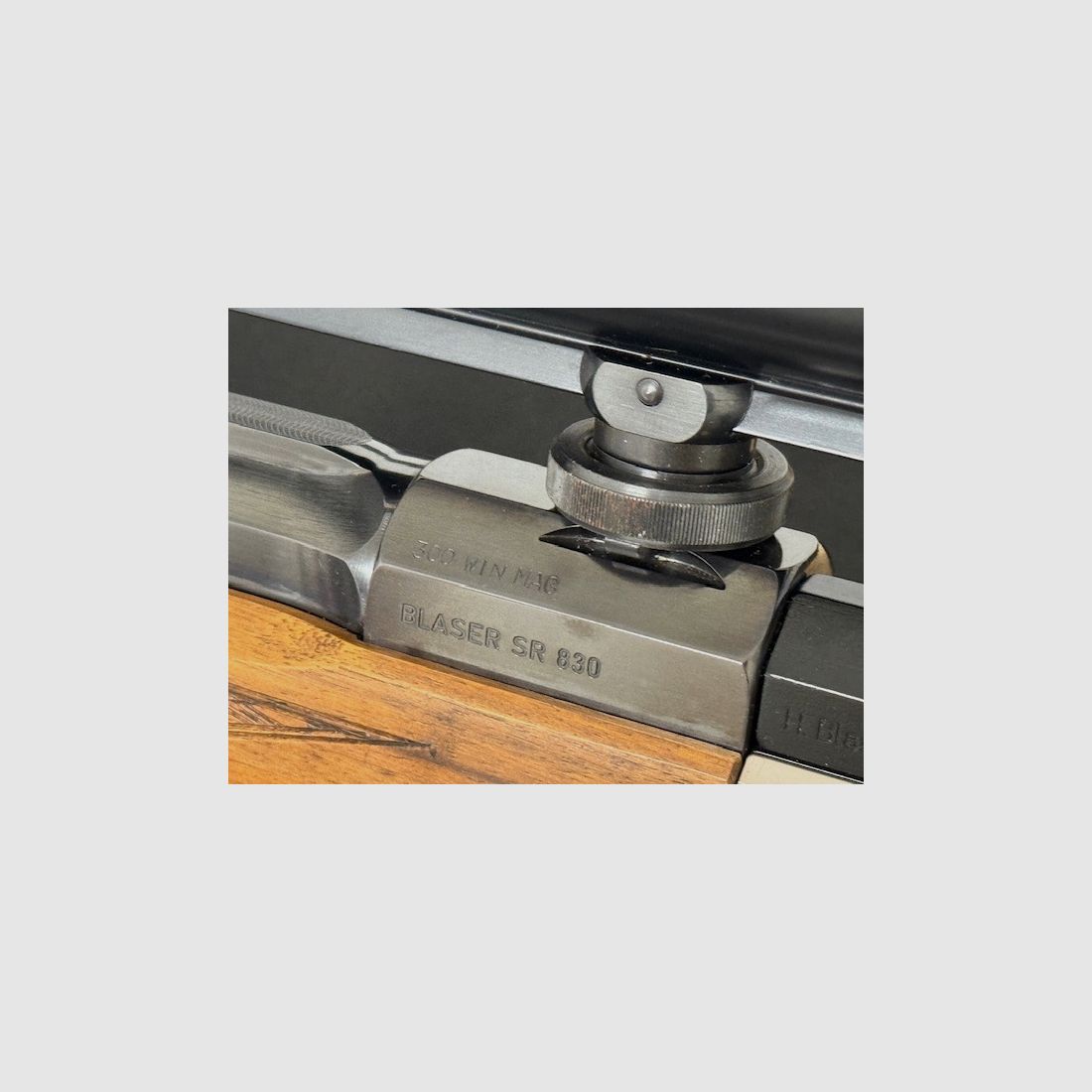 Blaser SR 830 Repetierbüchse Kaliber .300WinMag incl Swarowski und Transportkoffer 