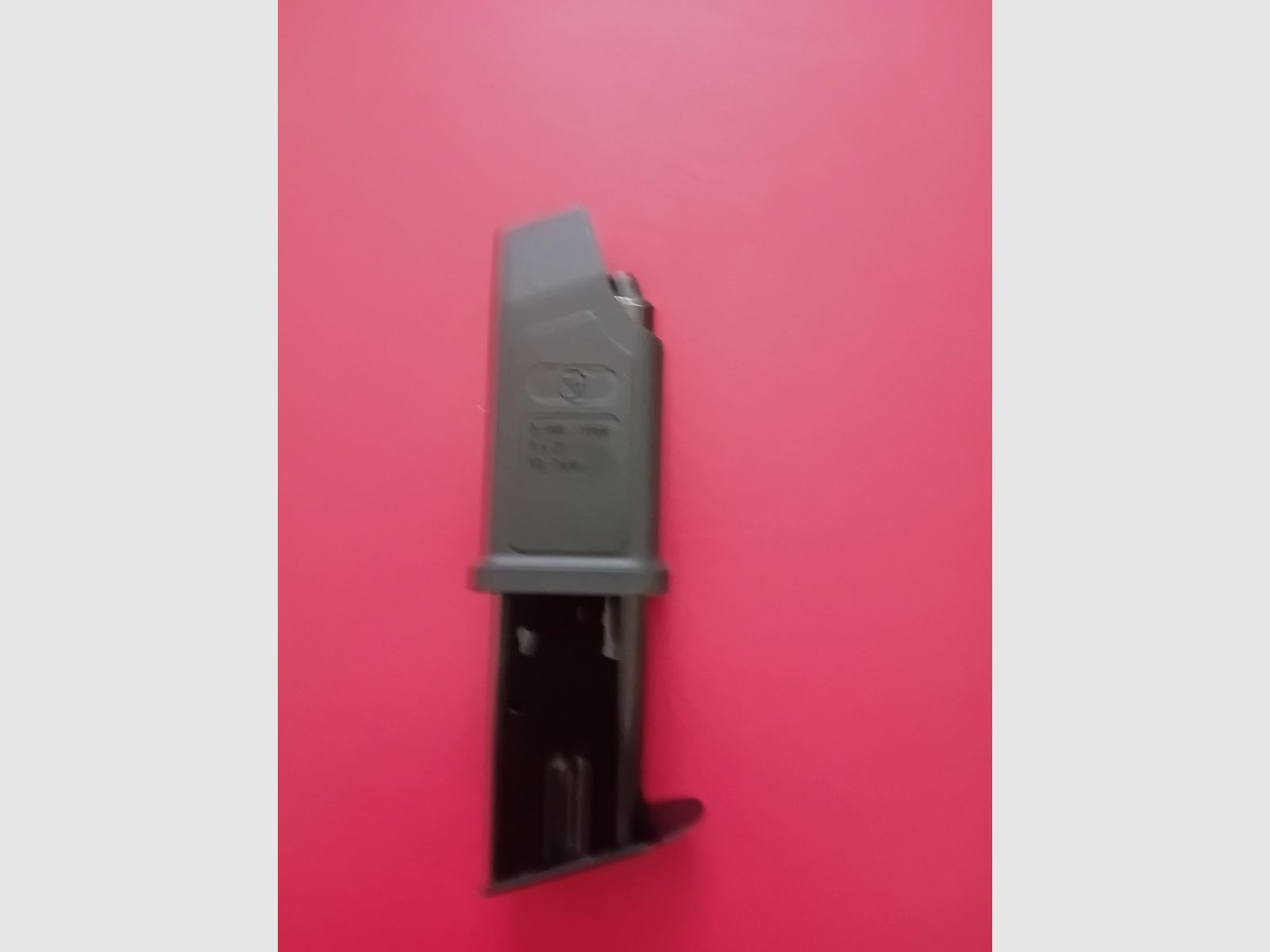 Magazine pistol 9 x 19 mm