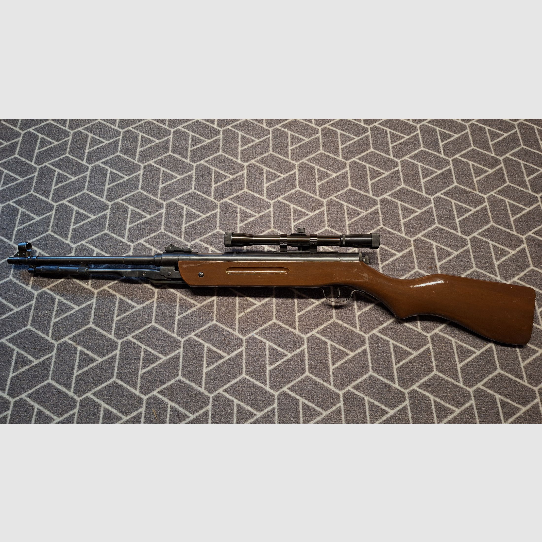 Karabinek pneumatyczny Umarex Model 65D z dolnym naciągiem w stanie nowym!