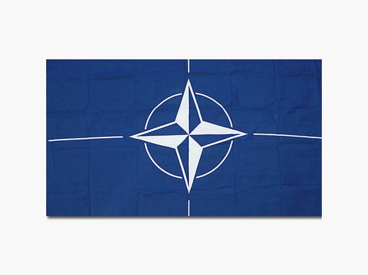 Diverse Flagge NATO
