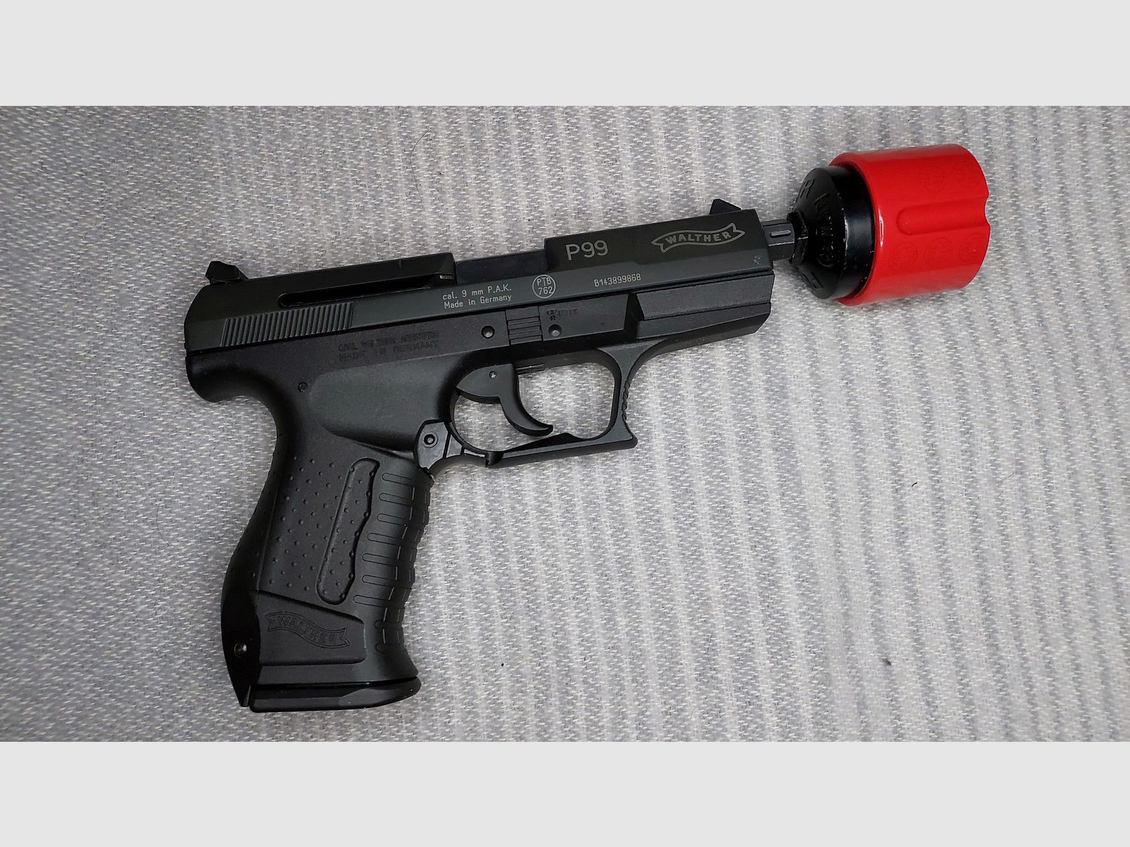 Walther P99 Schreckschuss Pistole 9mm P.A.K. (PTB 762) mit Multiabschussbecher