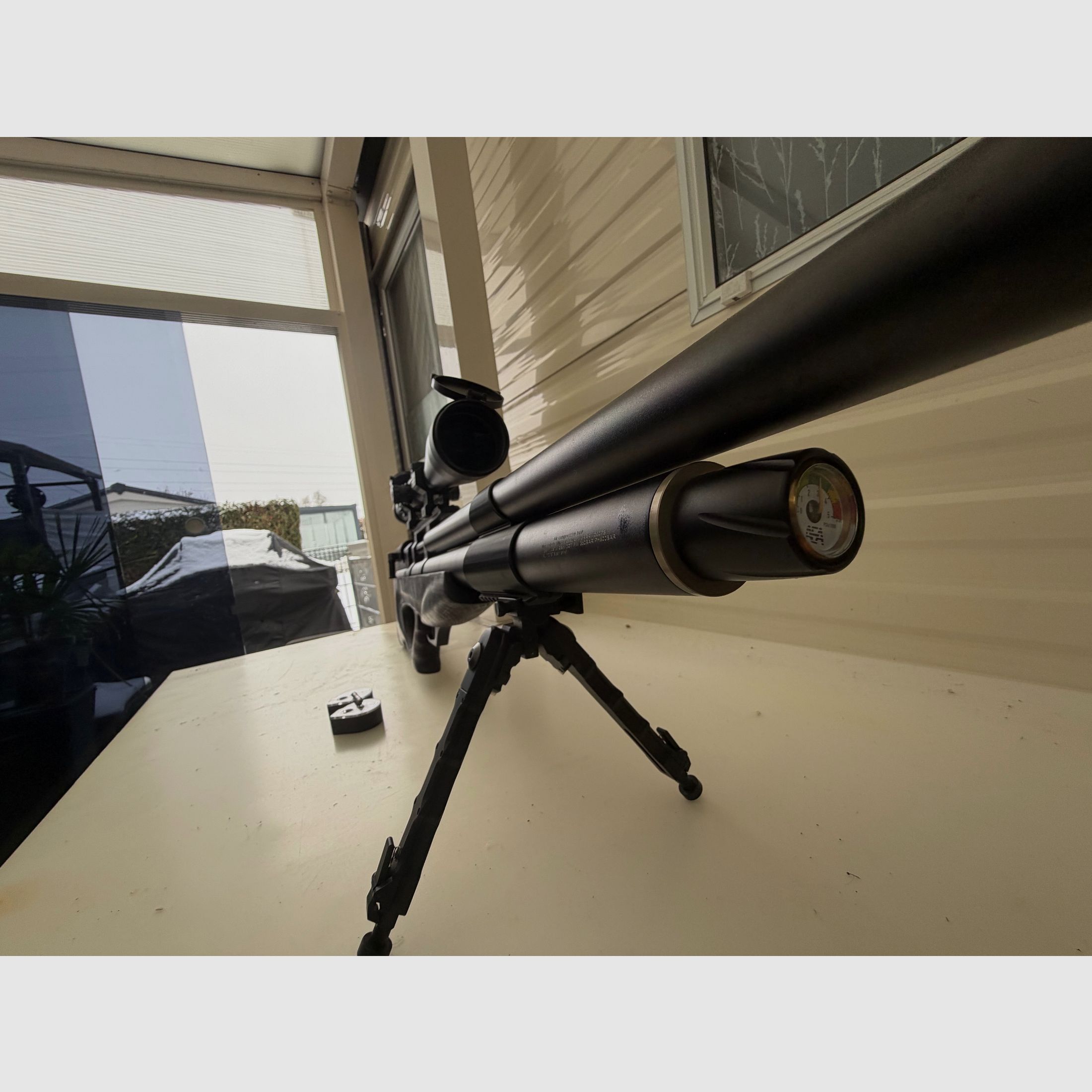 AEA Challenger Cal. 50 F-luchtgeweer met richtkijker Optiek 10-40x56 en tactical bipod