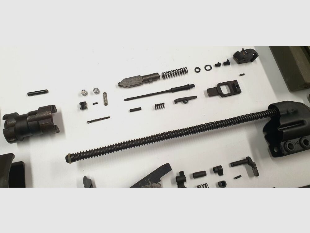 H&K Heckler und Koch GmbH Oberndorf Freier Teilesatz original HK G3 NATO Heckler & Koch inkl. Trapezvorderschaft Olivgrün