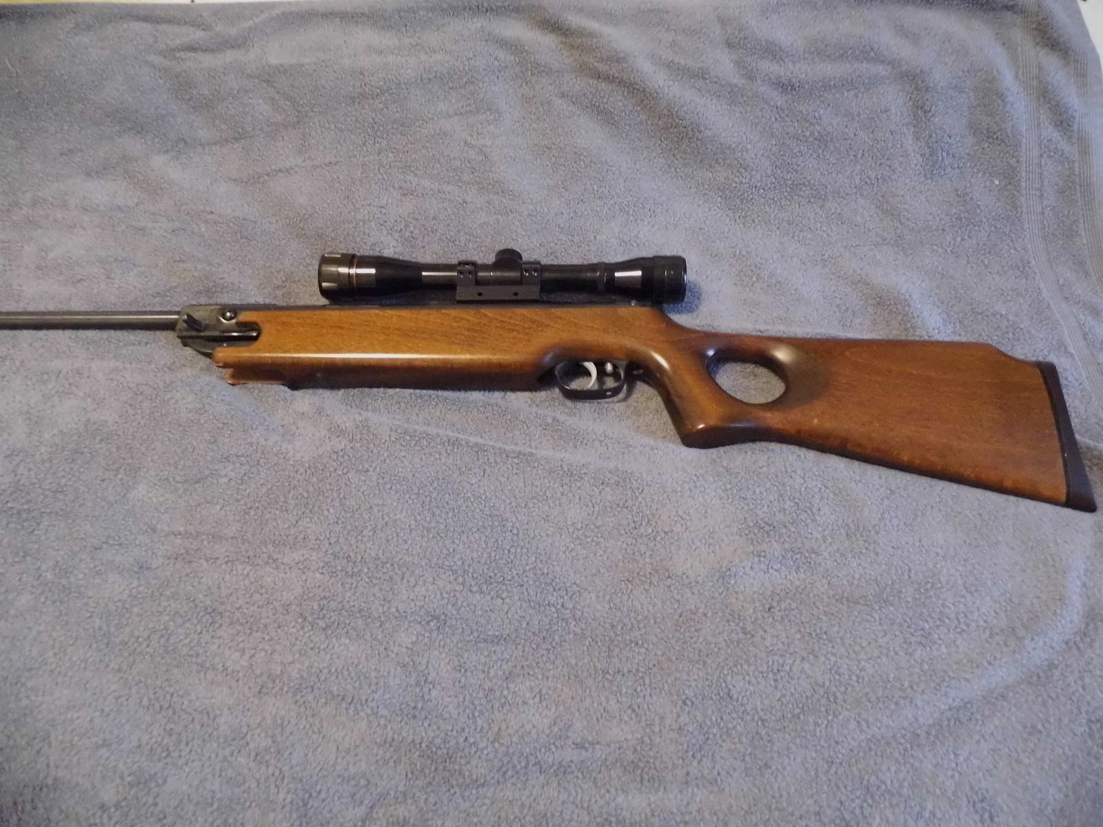 Weihrauch HW 35 Cal. 4,5 mm con mira telescópica