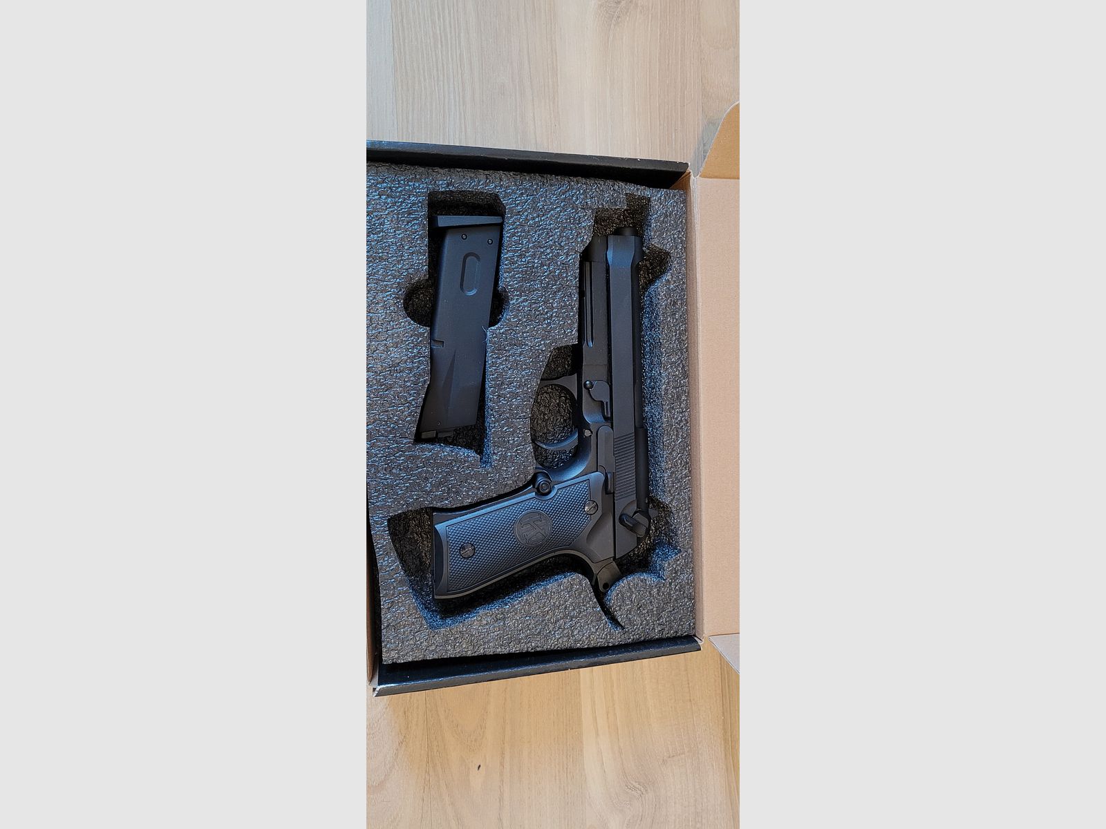 KLI M92 with metal parts GBB 6mm BB black