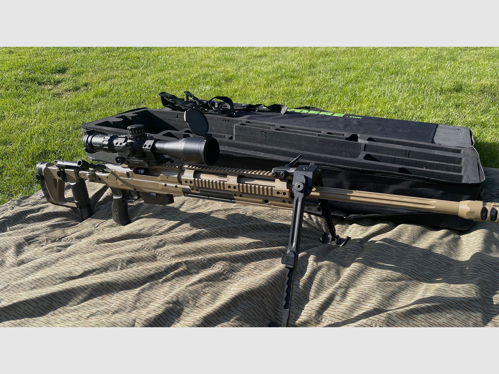 Longrange Voere M2 en .300 Win Mag avec Kahles K525i 5-25x56 SKMR 3 ccw gauche Eratac Montage et Fortmeier bipied