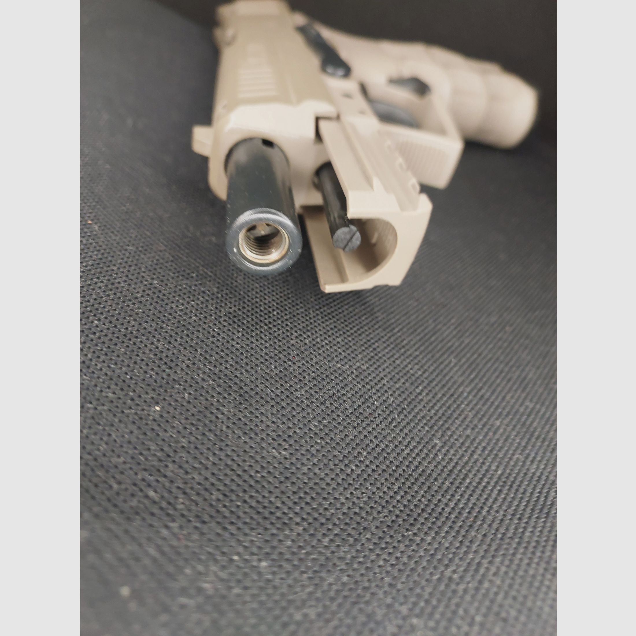 Heckler & Koch P30 Schreckschuss-pistool 9 mm P.A.K. TAN / FDE (PTB 912)