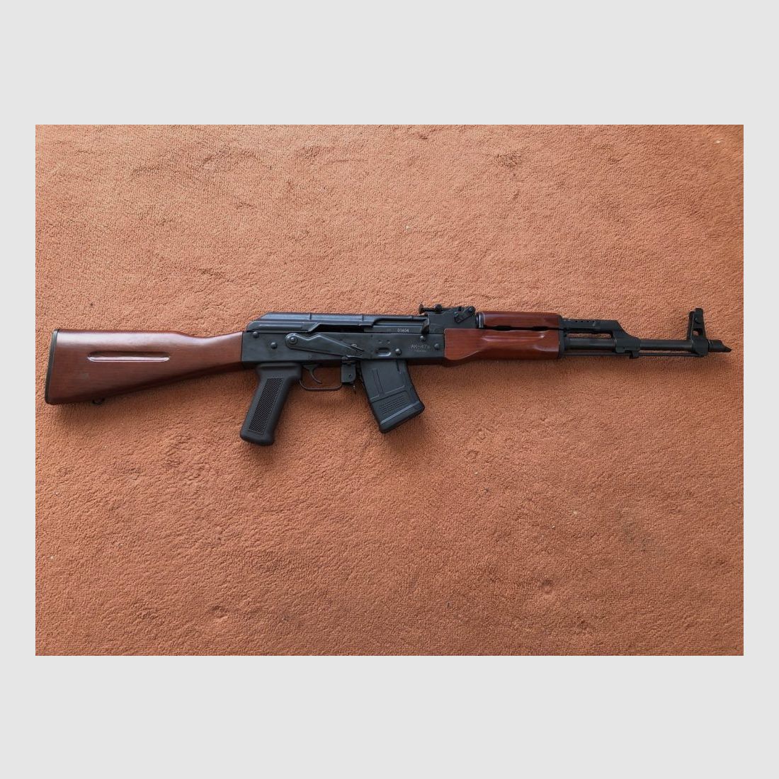 S.D.M	 Selbstladebüchse AK 47
