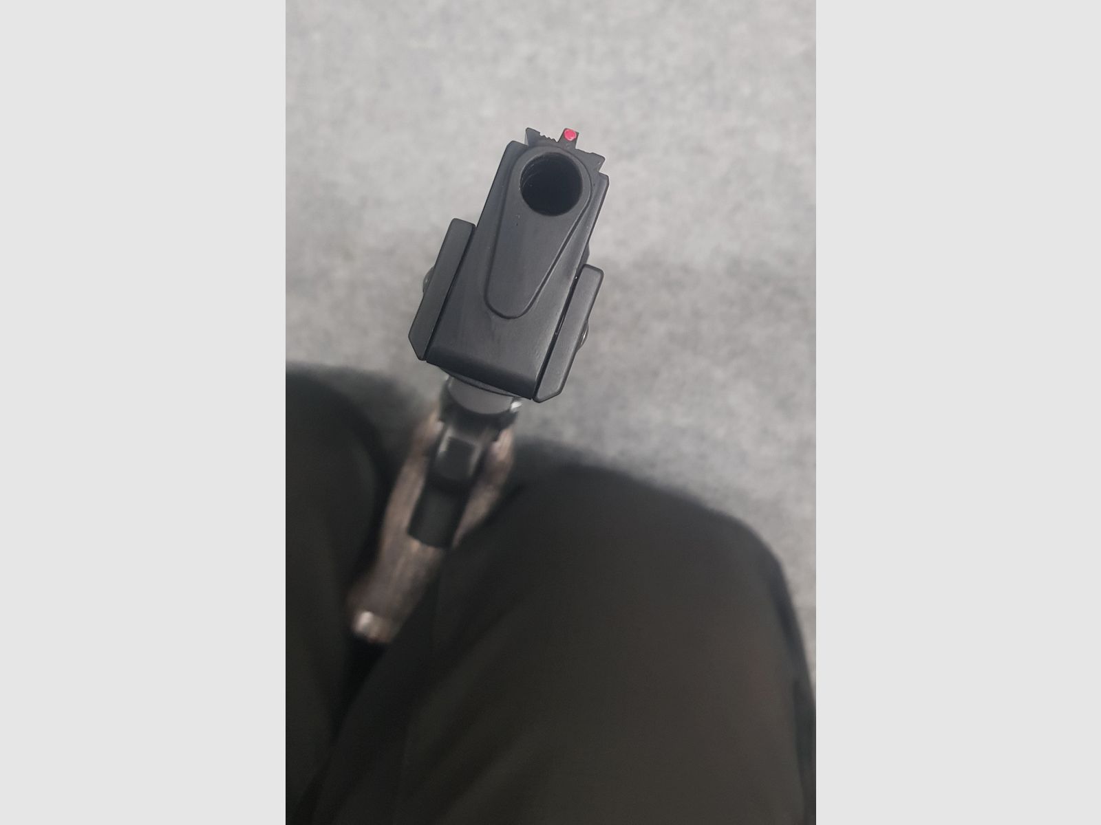 Weihrauch HW 45 Black Star mit Zielfernrohr für Pistolen Cal. 4,5mm Luftpistole Match