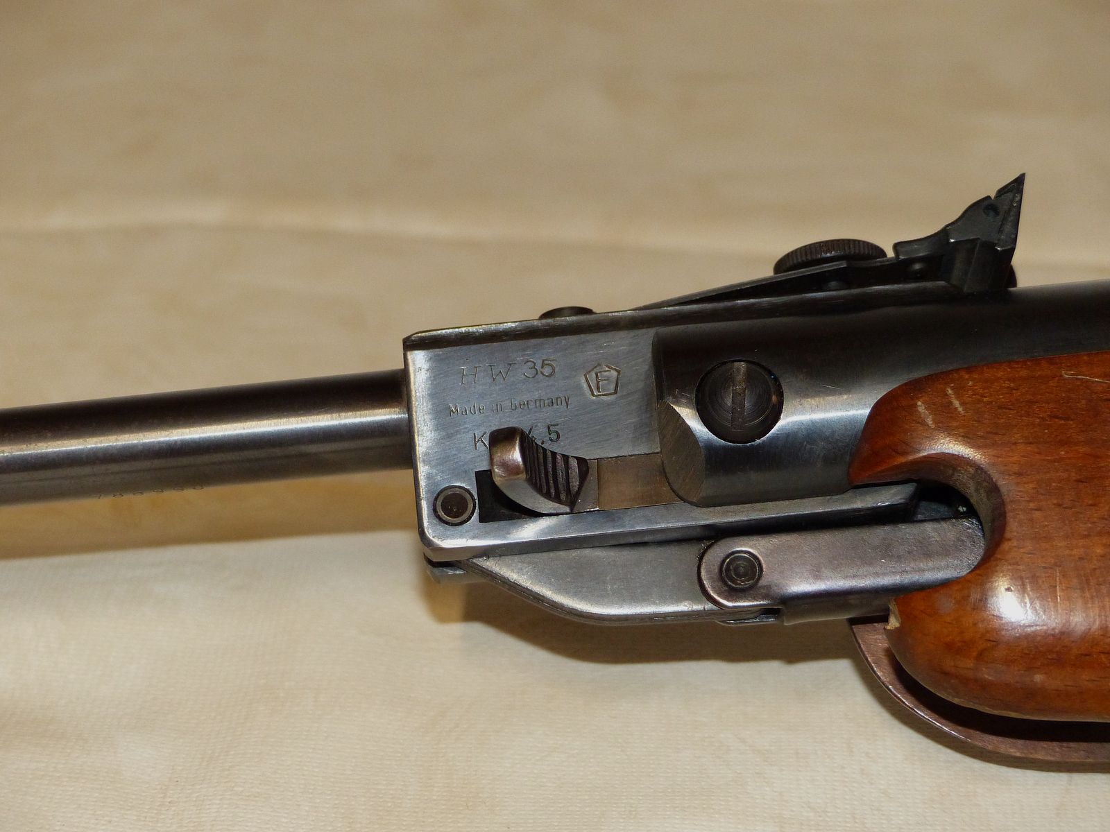 Rifle de aire comprimido Weihrauch Mod. HW 35 con F, seguro y mira telescópica vintage