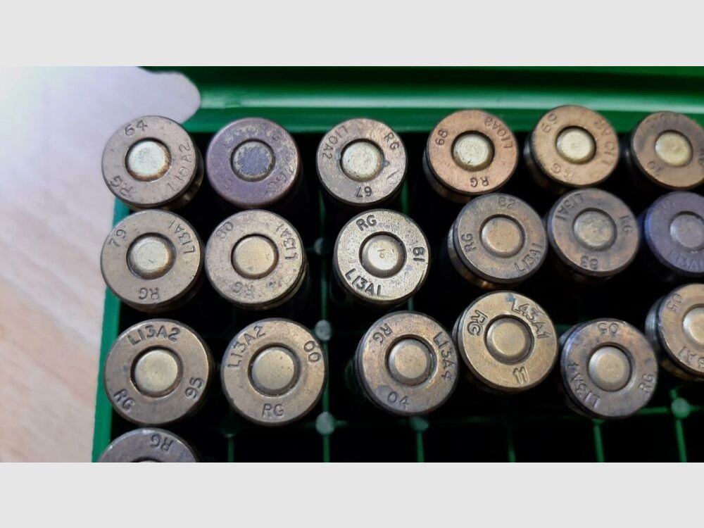 Sammlermunition Platzpatronen unterschiedlicher Lose	 RG Kartuschenmunition Salut Militär Behörde