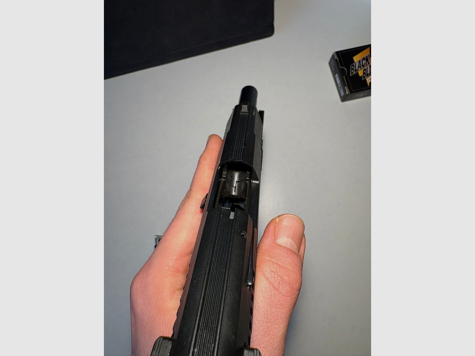 Walther P22 Ready Schreckschuss Pistole 9mm P.A.K. schwarz inkl. Holster und 84 Platzpatronen