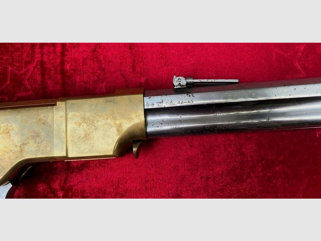 HEGE Uberti 1860 Henry Sonderserie mit Messingsystem und Lauf in White Finish Carbine Kal. 44/40 One of One Thousand 