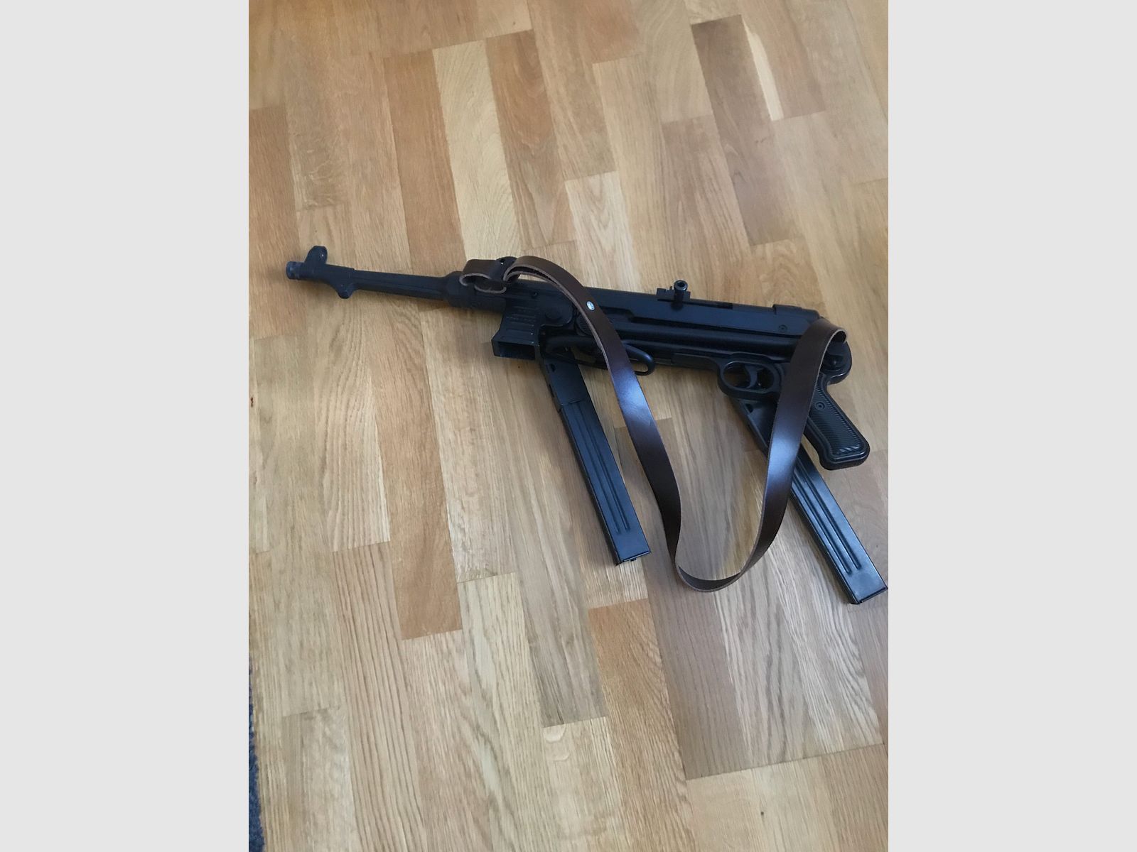 German Sport Guns Mp40 9mm Knall. Mit Original Stahl Ersatzmagazin