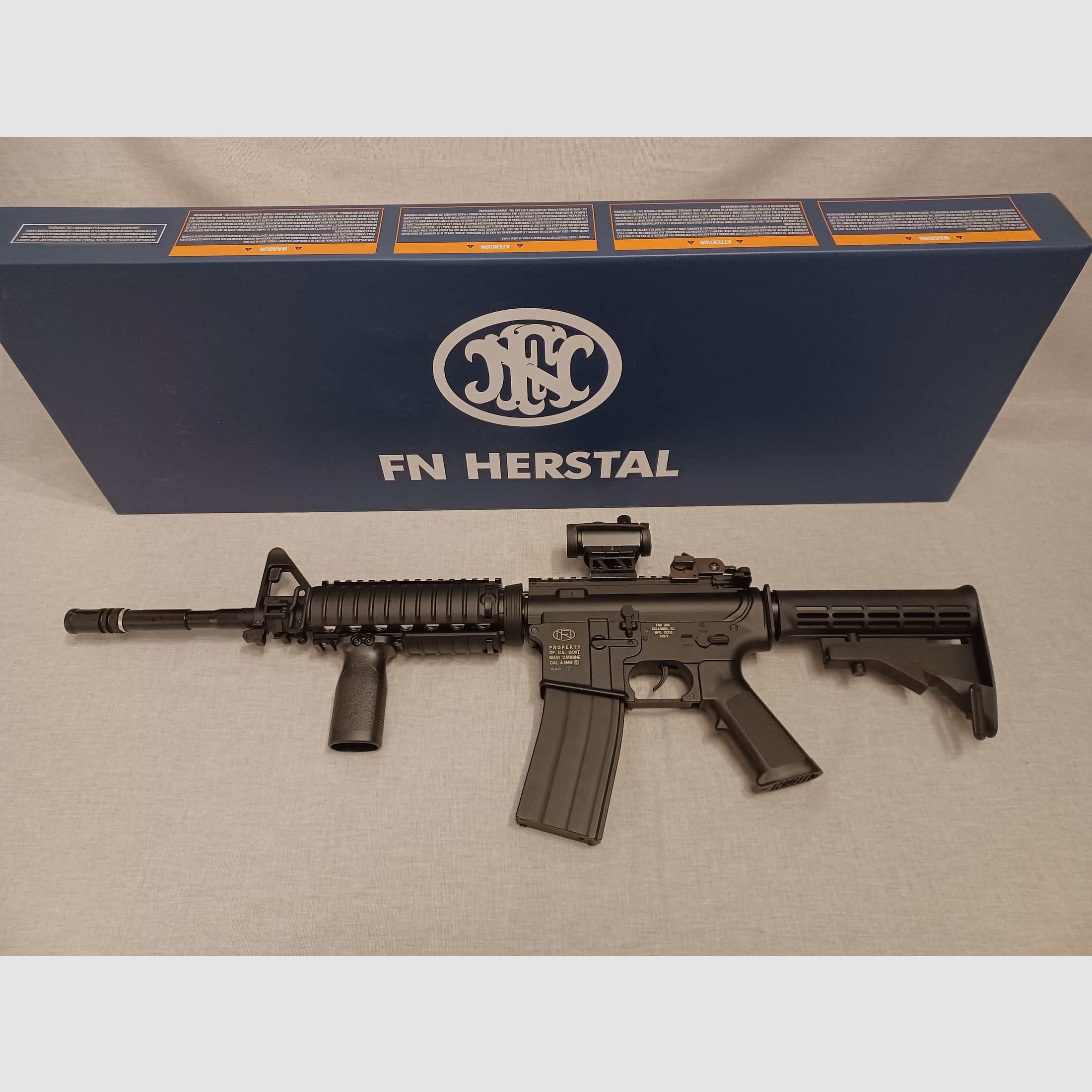 FN Herstal M4A1 / 4,5 mm BB / CO2 / Sturmgewehr / OVP (151)