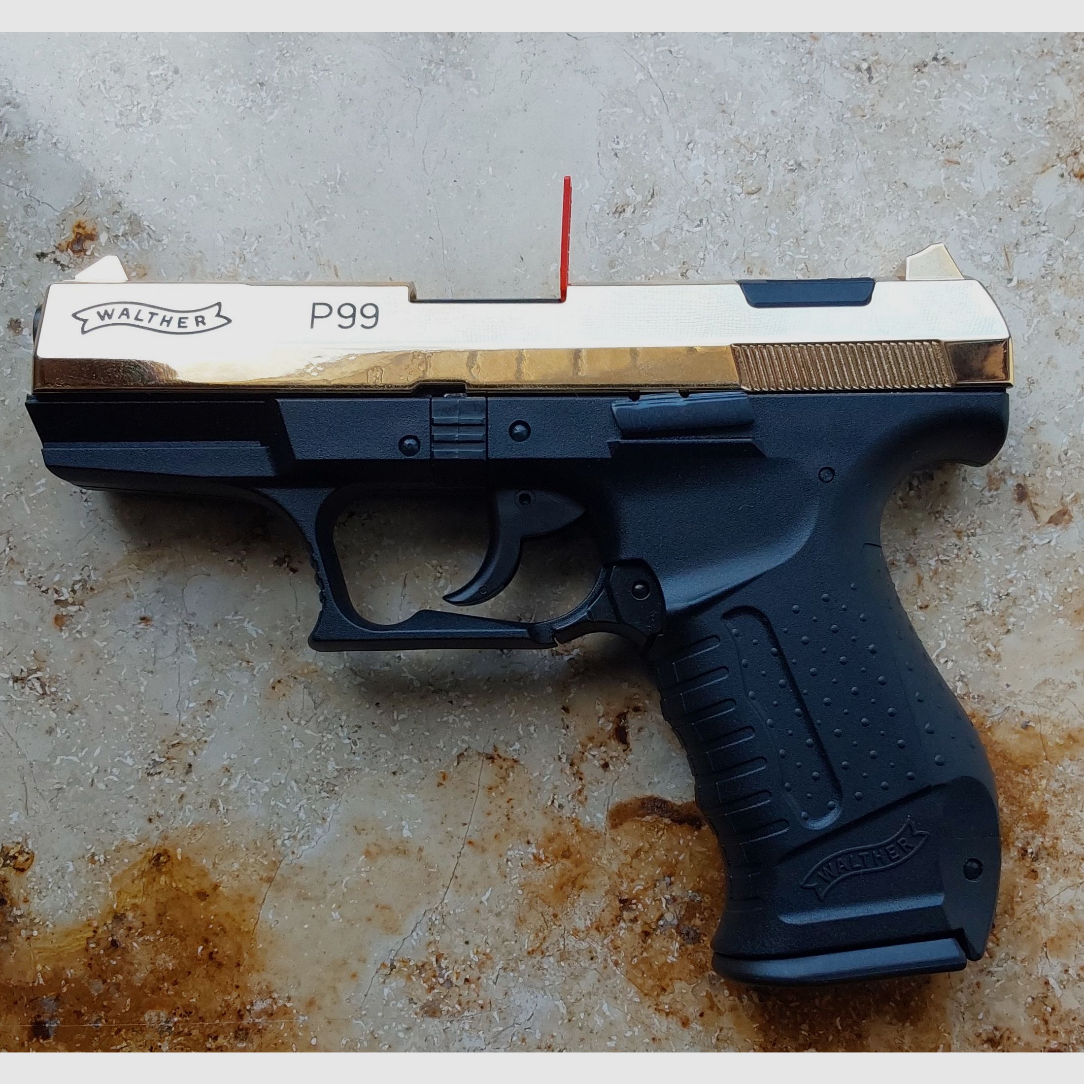 Walther P99 blank firing pistol 9mm 24 karat gold-plated edition