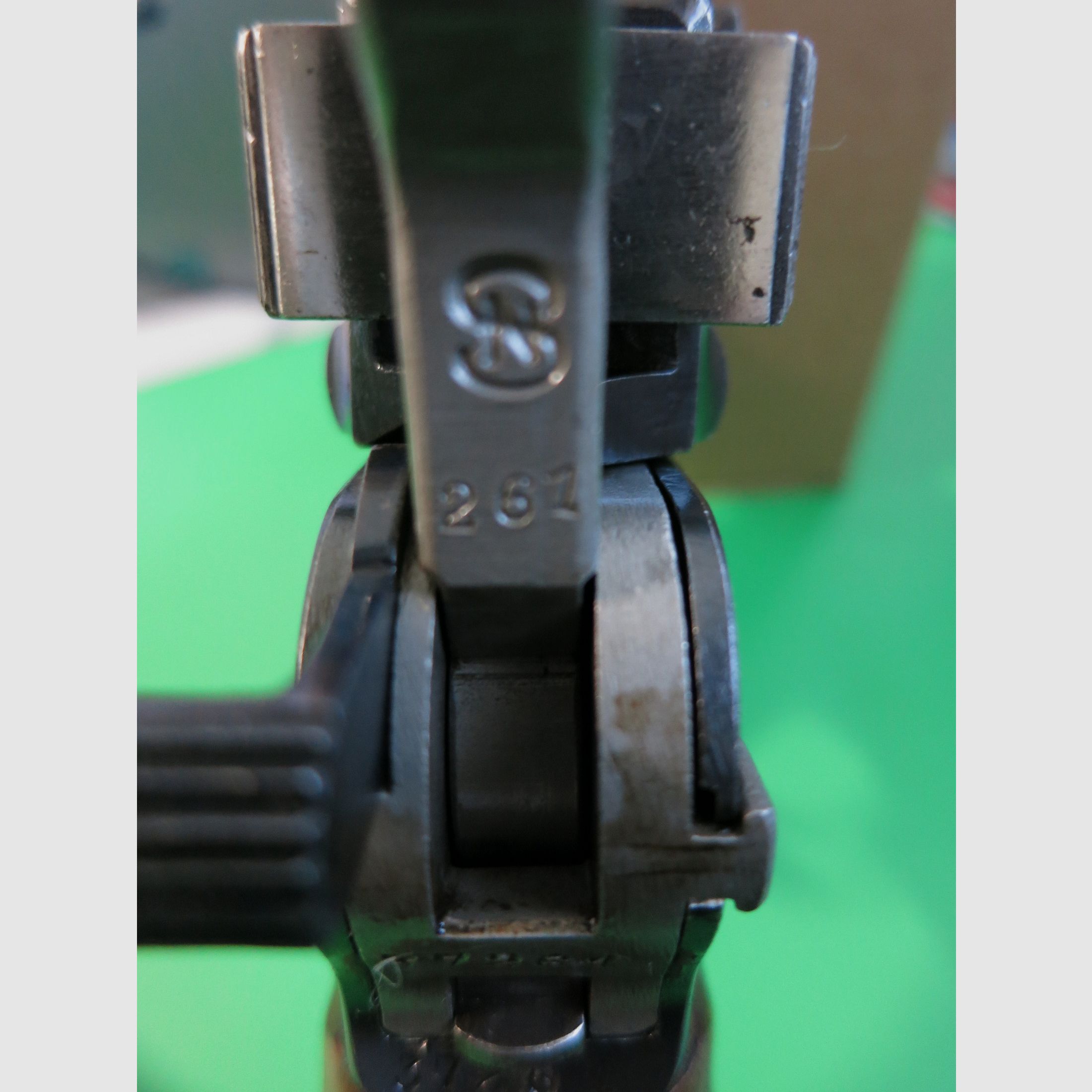 Mauser C96 -Czerwona 9-, Broomhandle, Mauser Oberndorf, kal. 9 mm, numer zgodny, oryginalny łoże + narzędzie #100