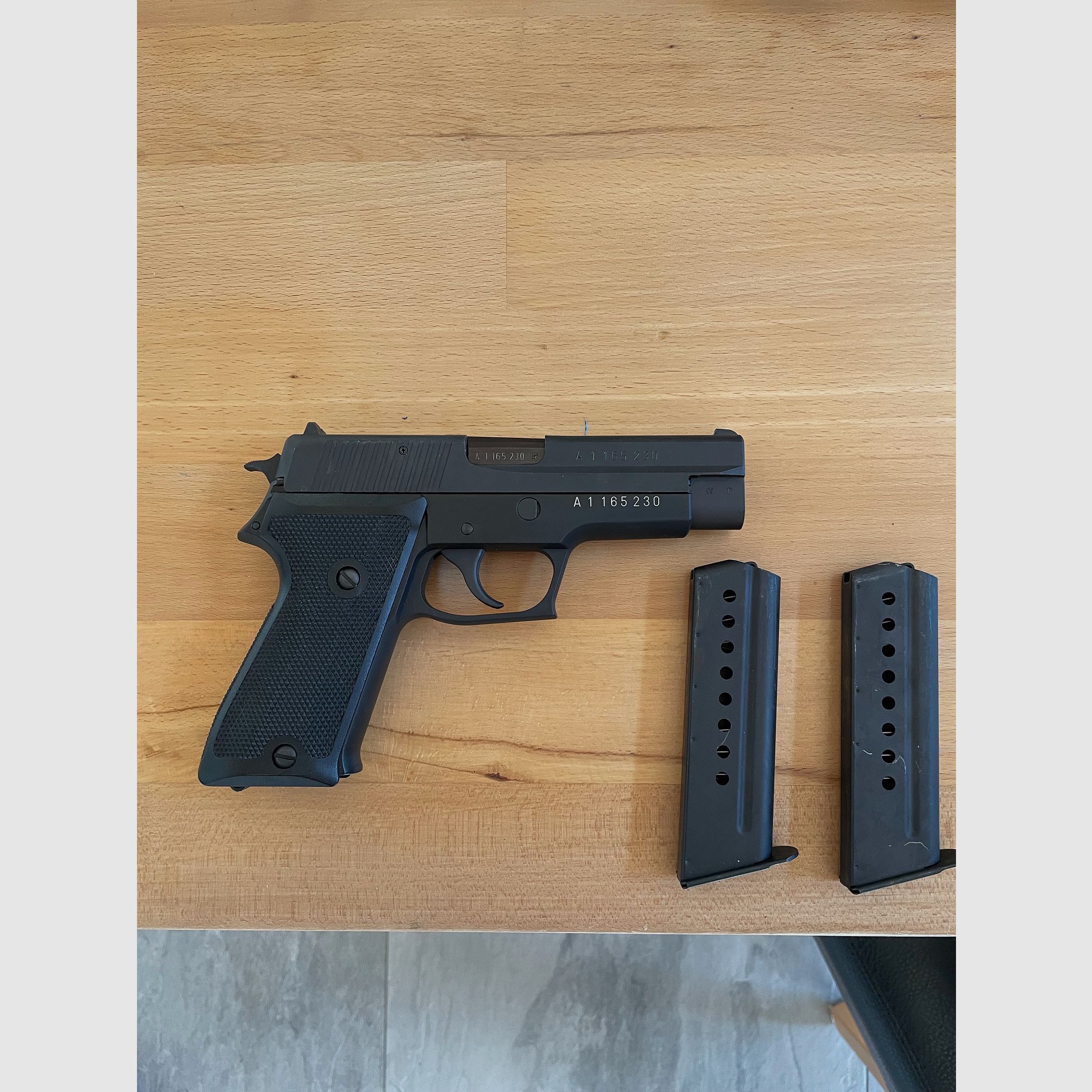 SIG  P220 (Pist 75) - Neuwertig aus Zeughausbestand